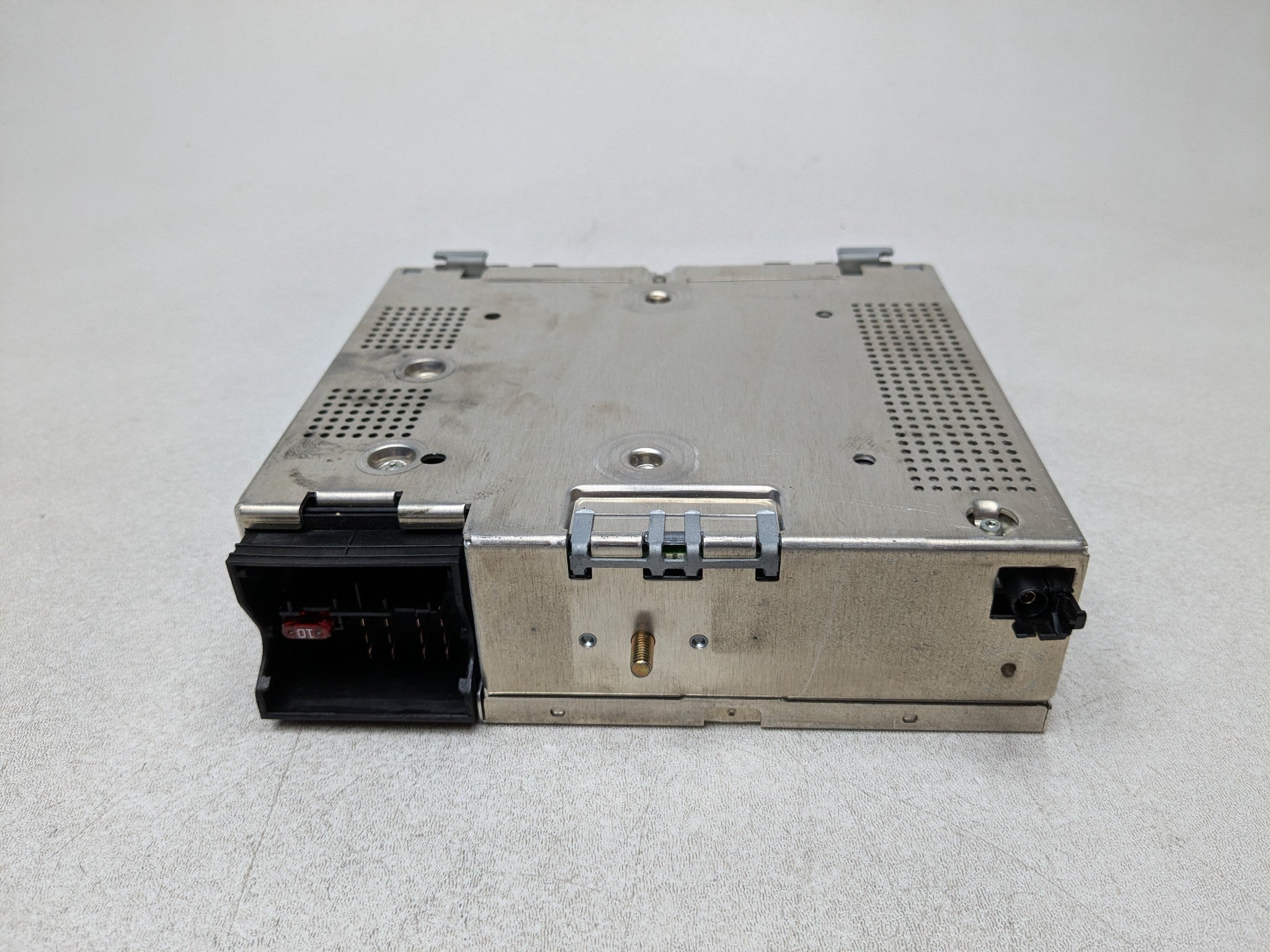 2003 - 2005 LAND ROVER RANGE ROVER OEM AM FM RADIO TUNER RECEIVER MODULE