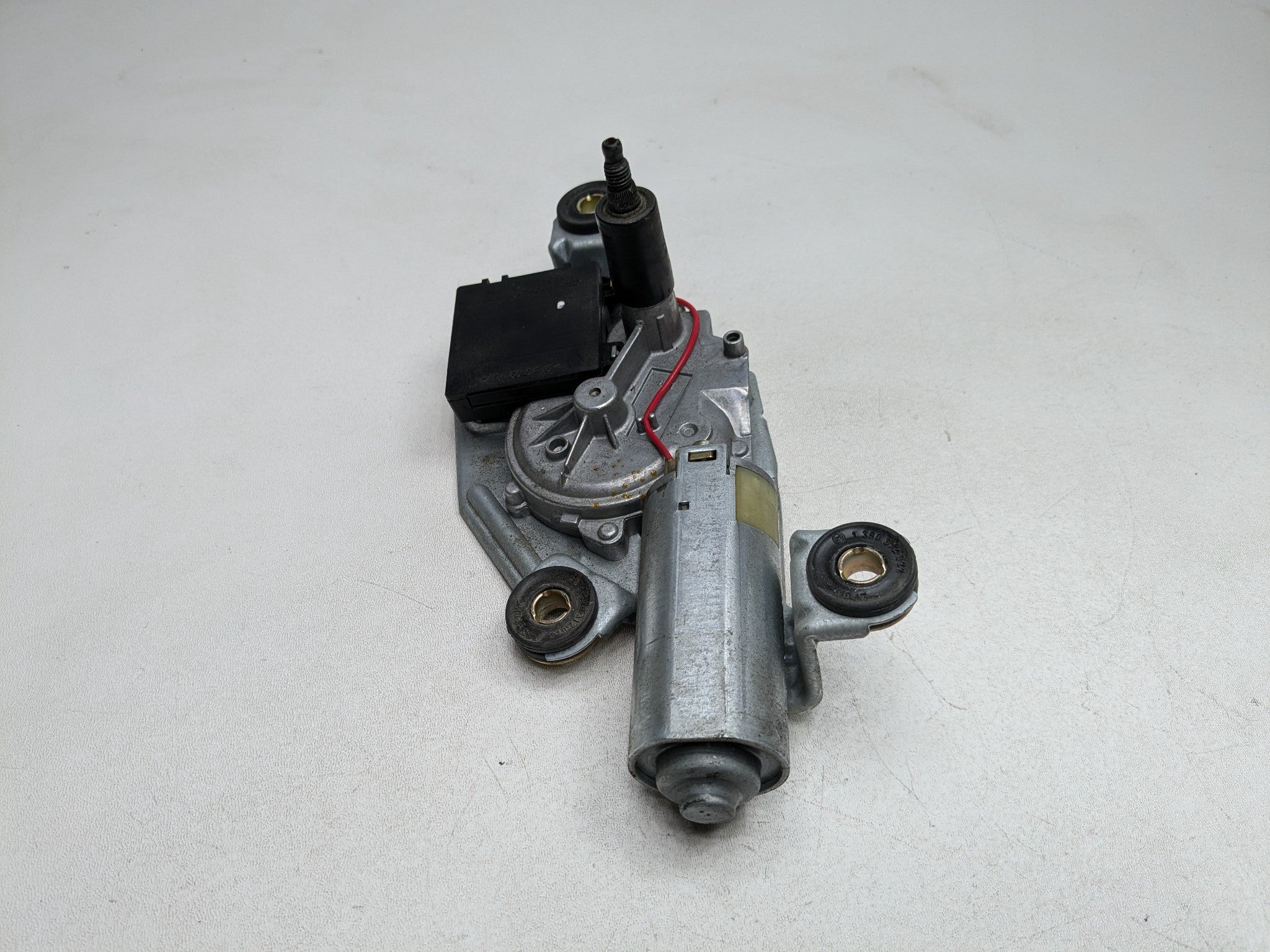 2003 - 2005 LAND ROVER RANGE ROVER OEM GLASS WIPER MOTOR ASSEMBLY REAR SIDE