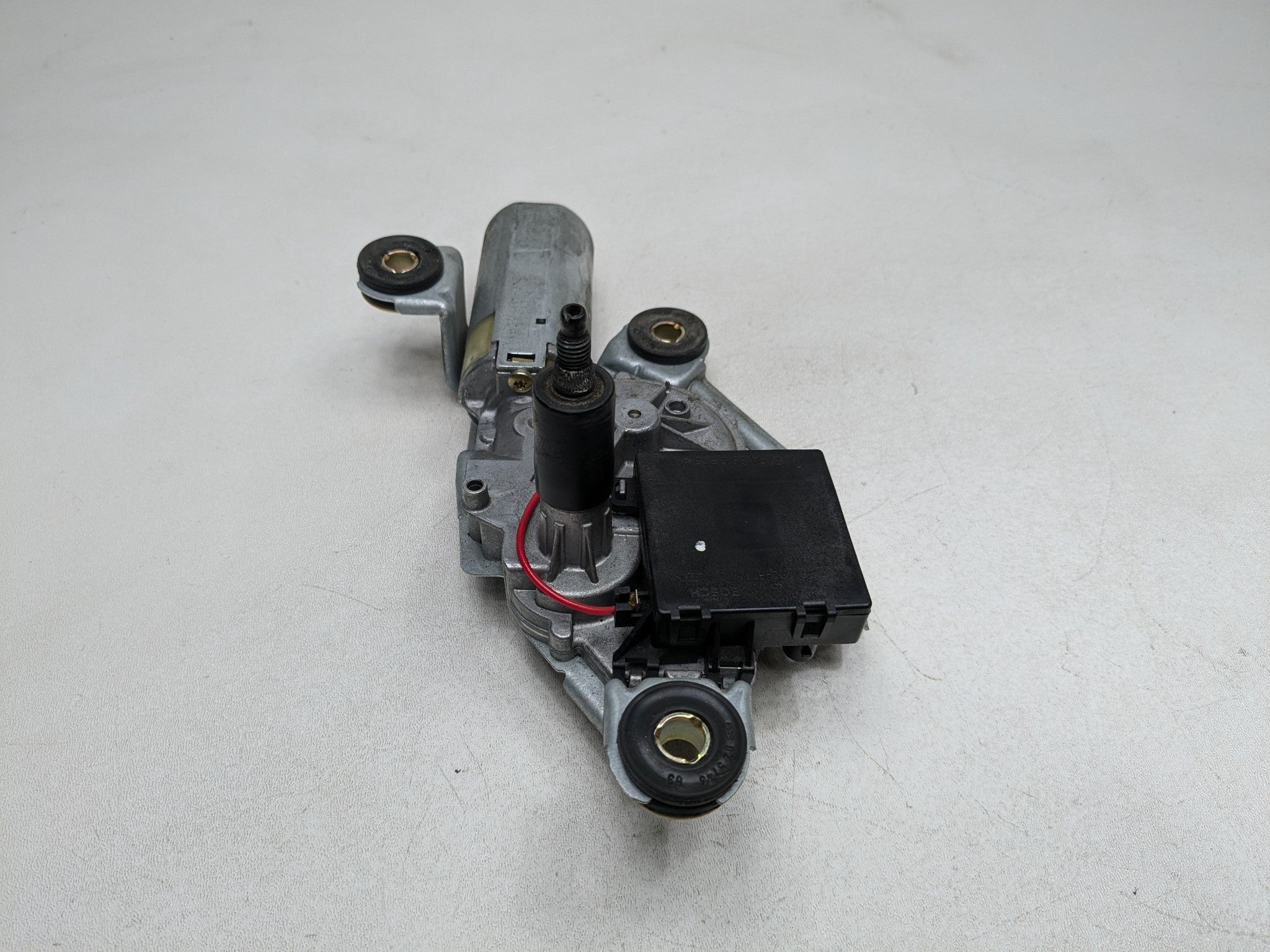 2003 - 2005 LAND ROVER RANGE ROVER OEM GLASS WIPER MOTOR ASSEMBLY REAR SIDE