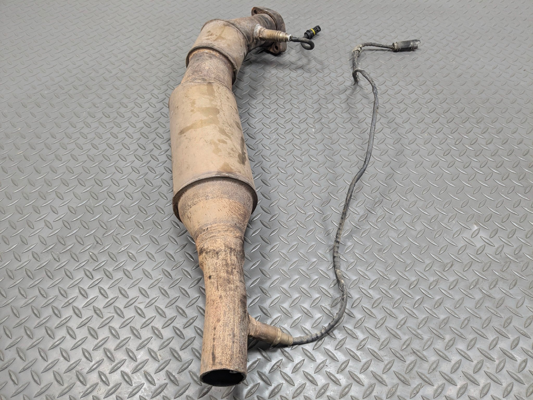2003 - 2005 LAND ROVER RANGE ROVER OEM RIGHT SIDE EXHAUST MANIFOLD DOWNPIPE