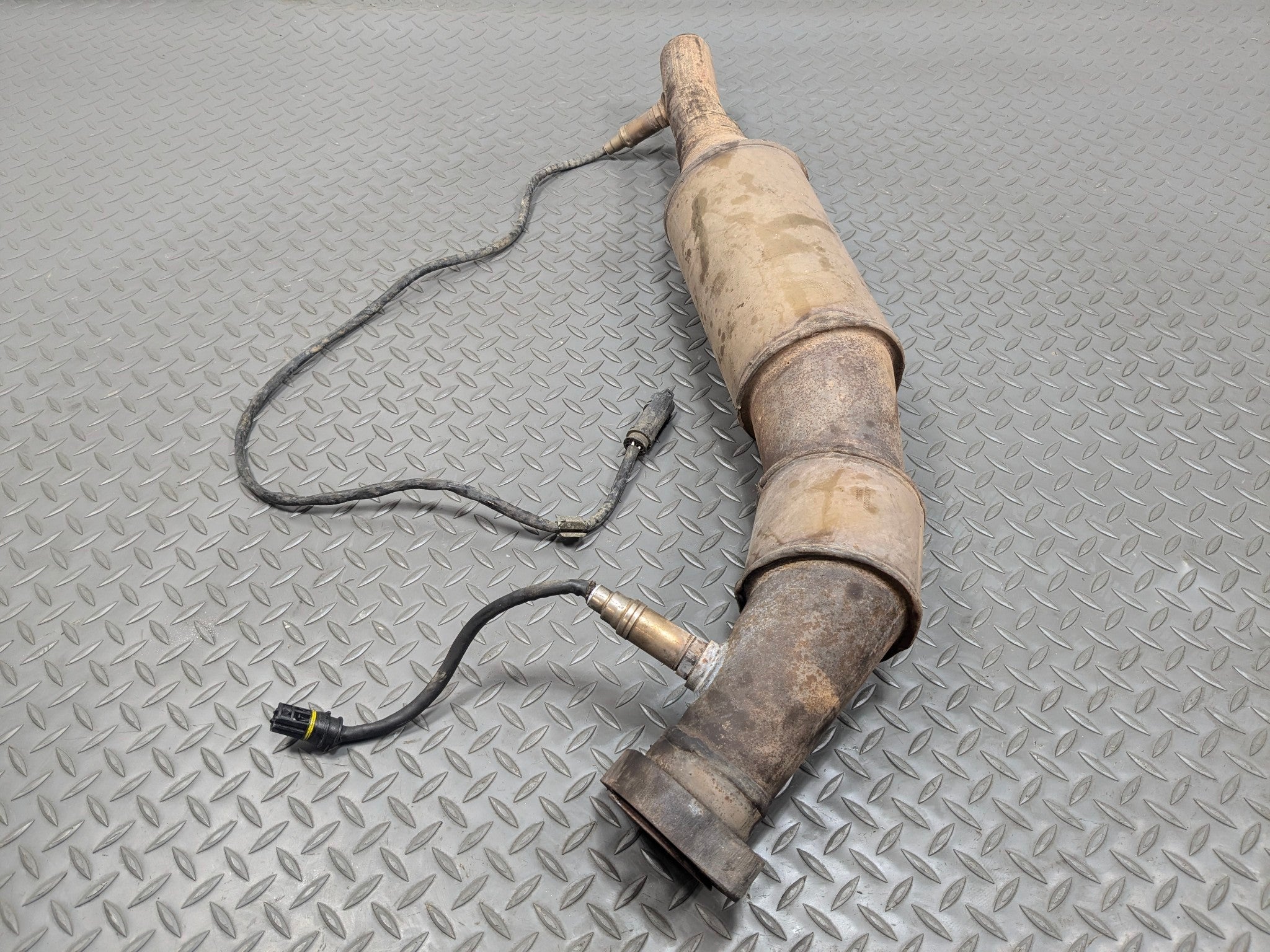 2003 - 2005 LAND ROVER RANGE ROVER OEM RIGHT SIDE EXHAUST MANIFOLD DOWNPIPE