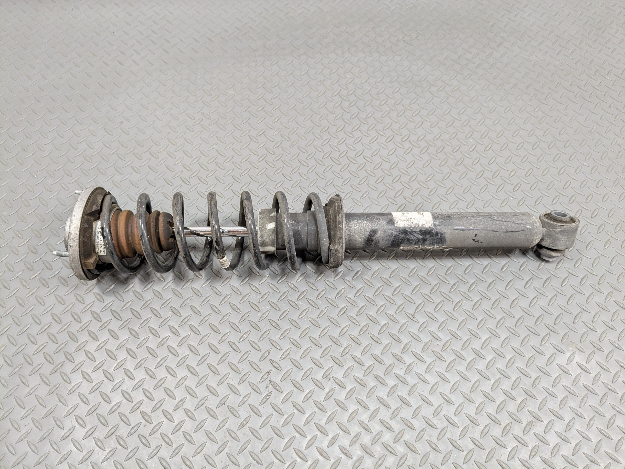 2014 - 2016 BMW 528I OEM SHOCK STRUT ABSORBER WITH COIL SPRING REAR RIGHT SIDE