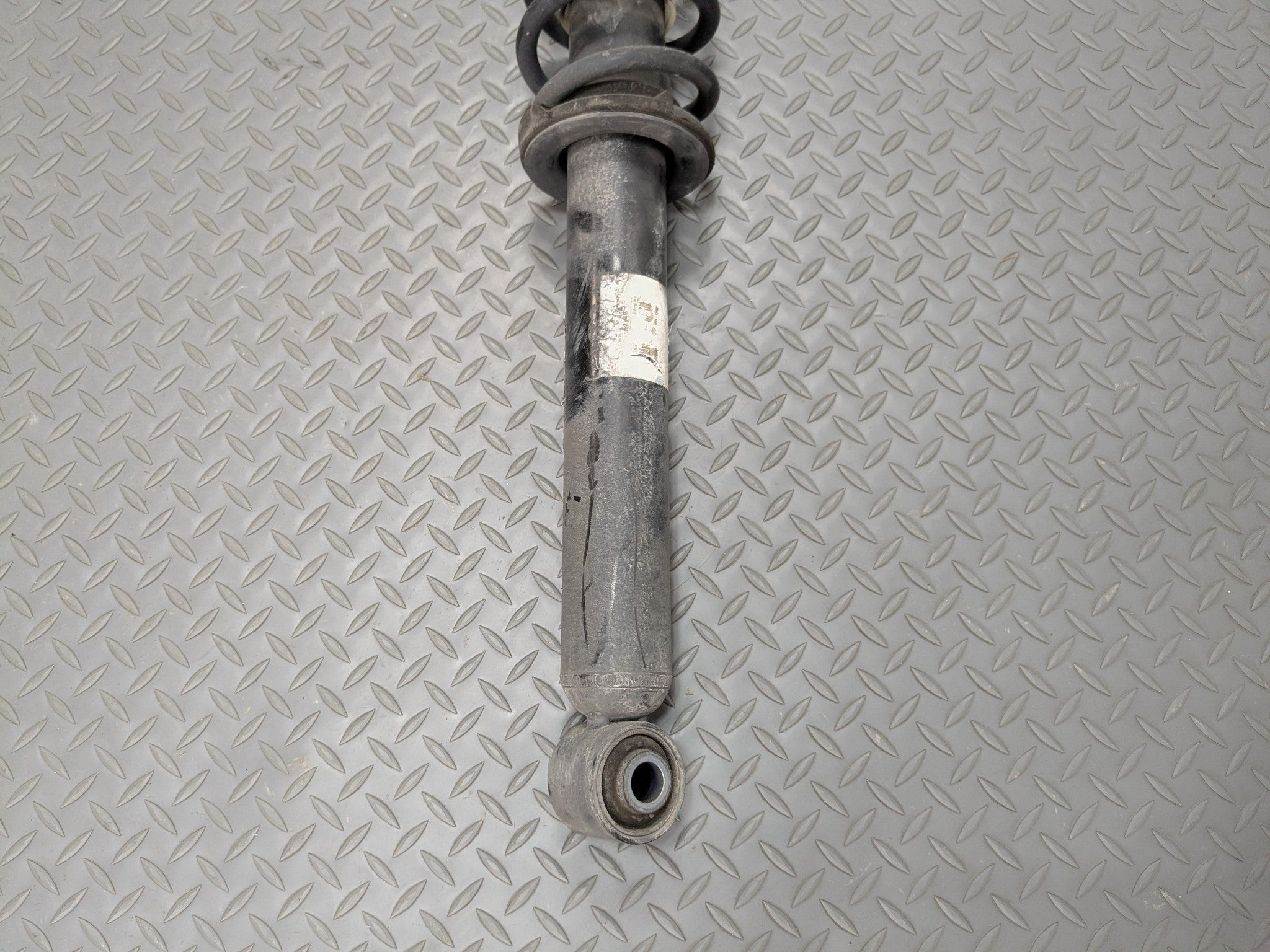 2014 - 2016 BMW 528I OEM SHOCK STRUT ABSORBER WITH COIL SPRING REAR RIGHT SIDE