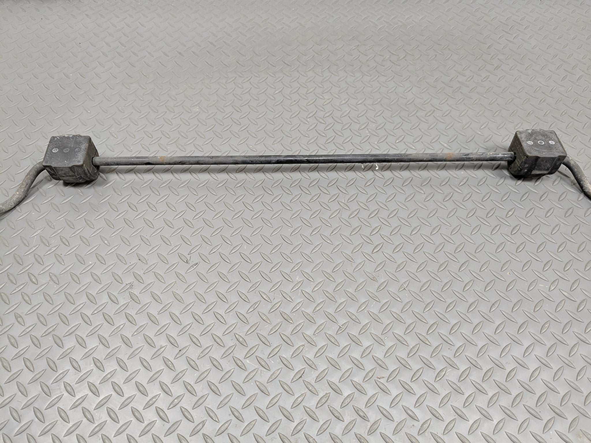 2014 - 2016 BMW 528I OEM SUSPENSION STABILIZER BAR ANTI ROLL ROD REAR SIDE