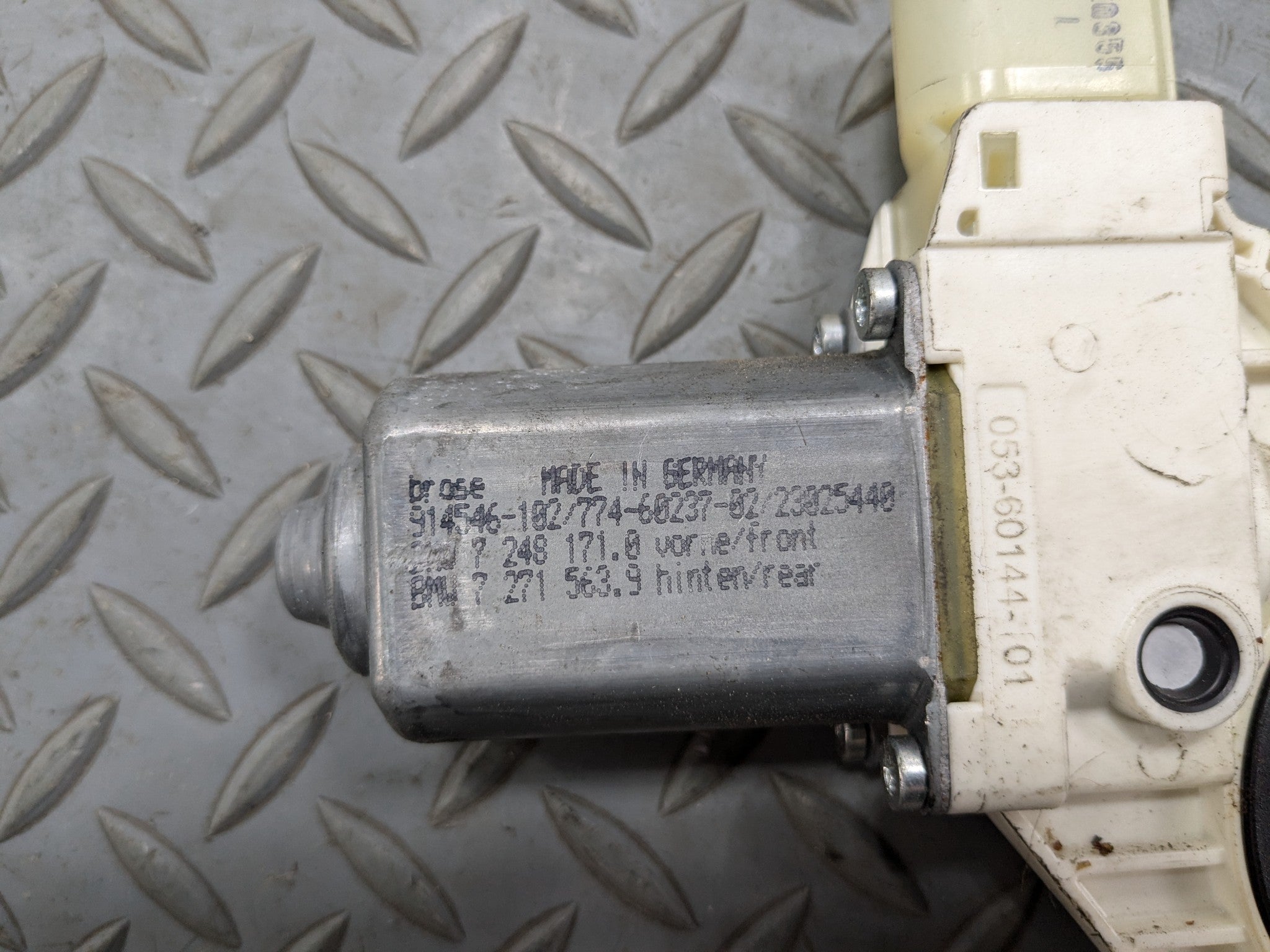 2014 - 2016 BMW 528I OEM POWER WINDOW REGULATOR MOTOR REAR LEFT DRIVER SIDE