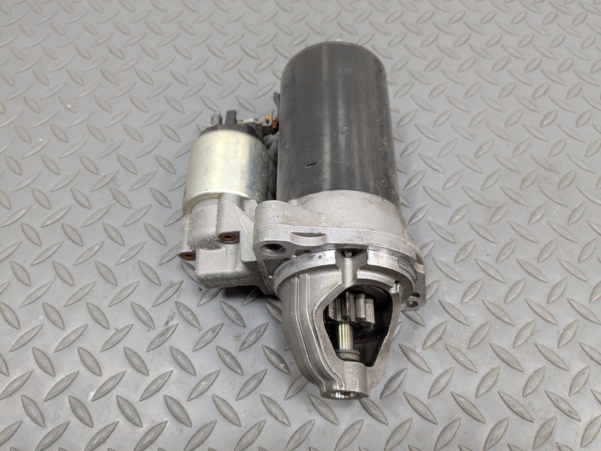 2014 - 2016 BMW 528I OEM ENGINE STARTER MOTOR ASSEMBLY