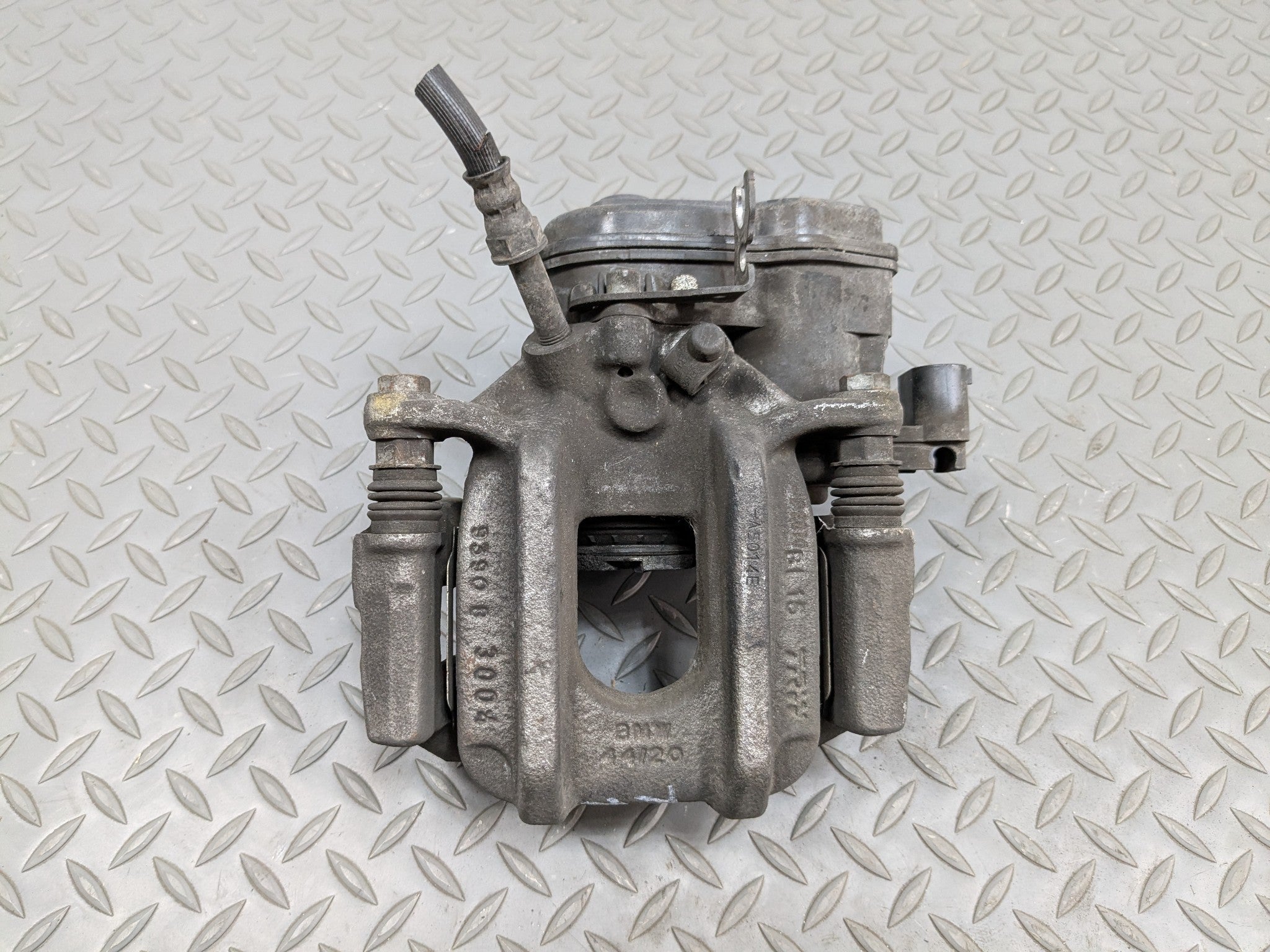 2014 - 2016 BMW 528I OEM BRAKE CALIPER ASSEMBLY REAR RIGHT PASSENGER SIDE