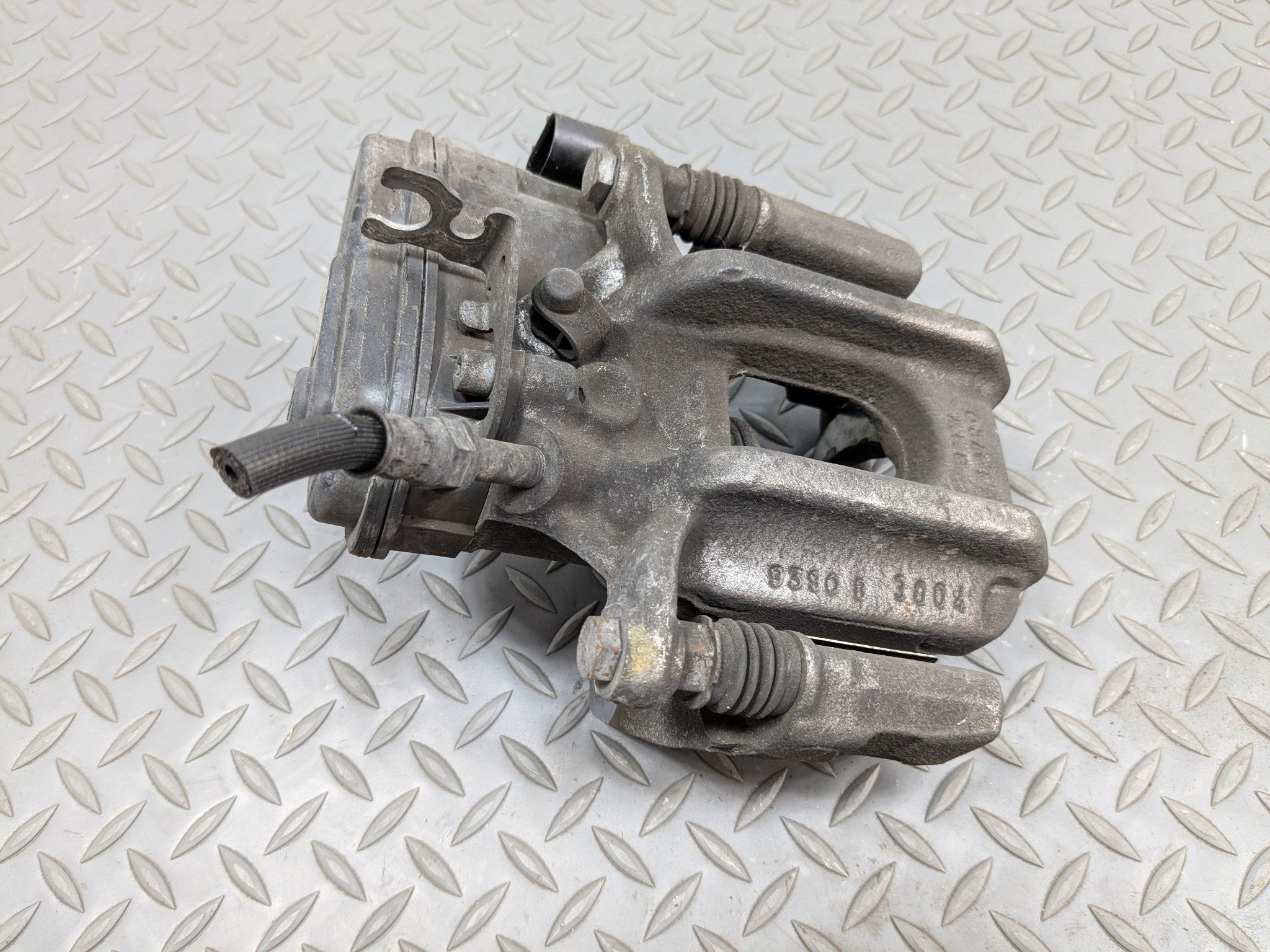2014 - 2016 BMW 528I OEM BRAKE CALIPER ASSEMBLY REAR RIGHT PASSENGER SIDE