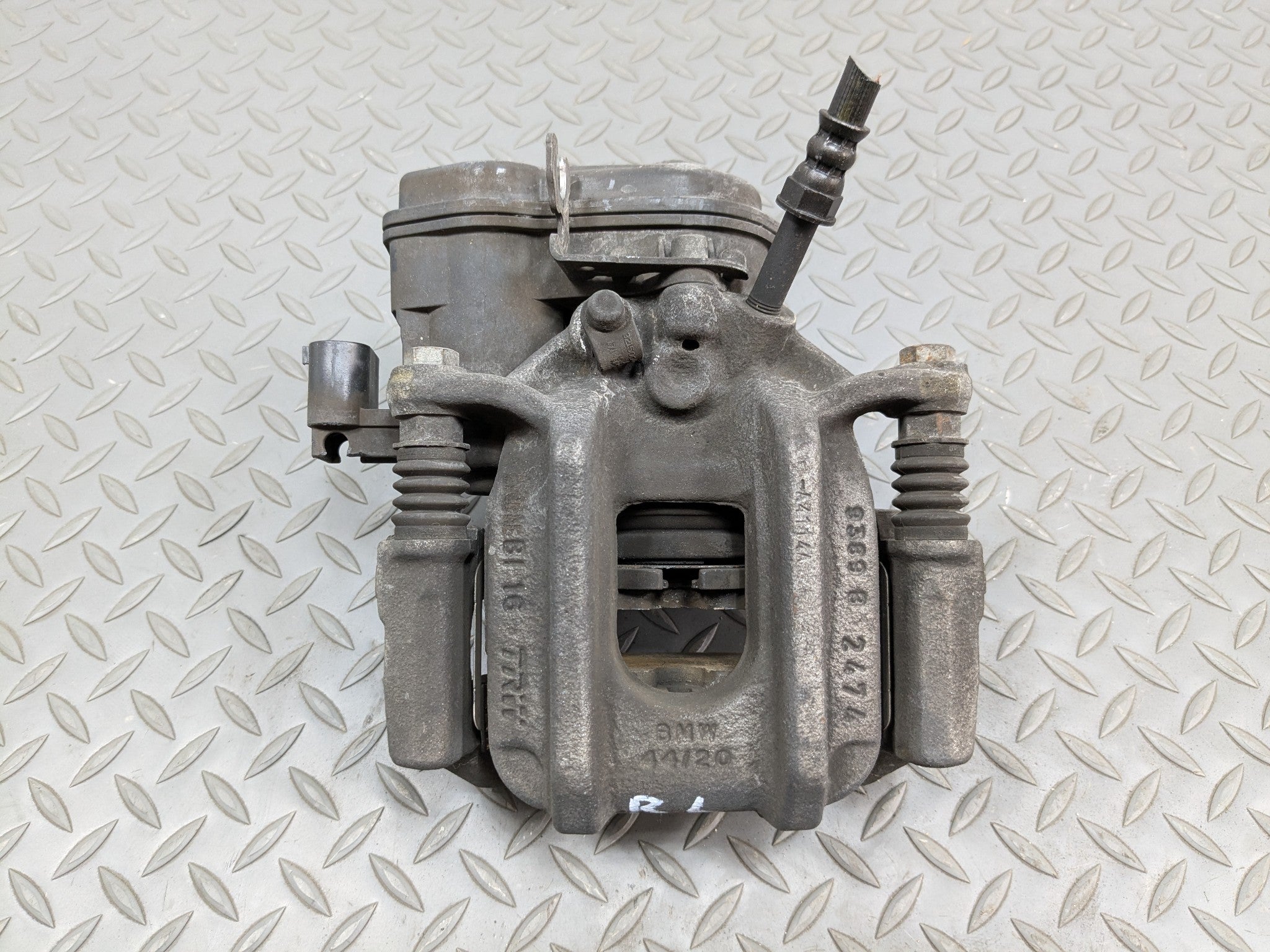 2014 - 2016 BMW 528I OEM BRAKE CALIPER ASSEMBLY REAR LEFT DRIVER SIDE