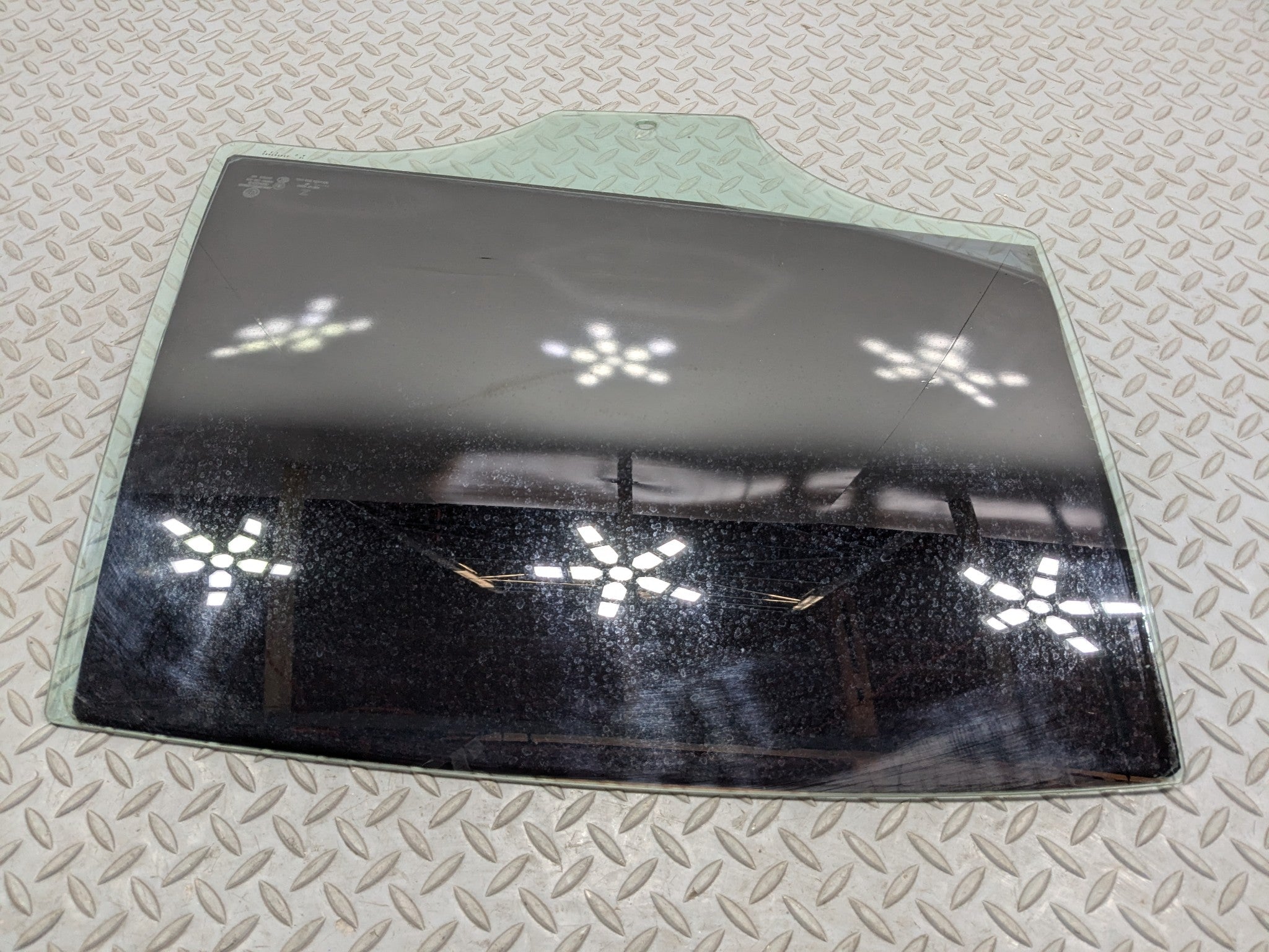2014 - 2016 BMW 528I OEM DOOR WINDOW GLASS REAR RIGHT PASSENGER SIDE
