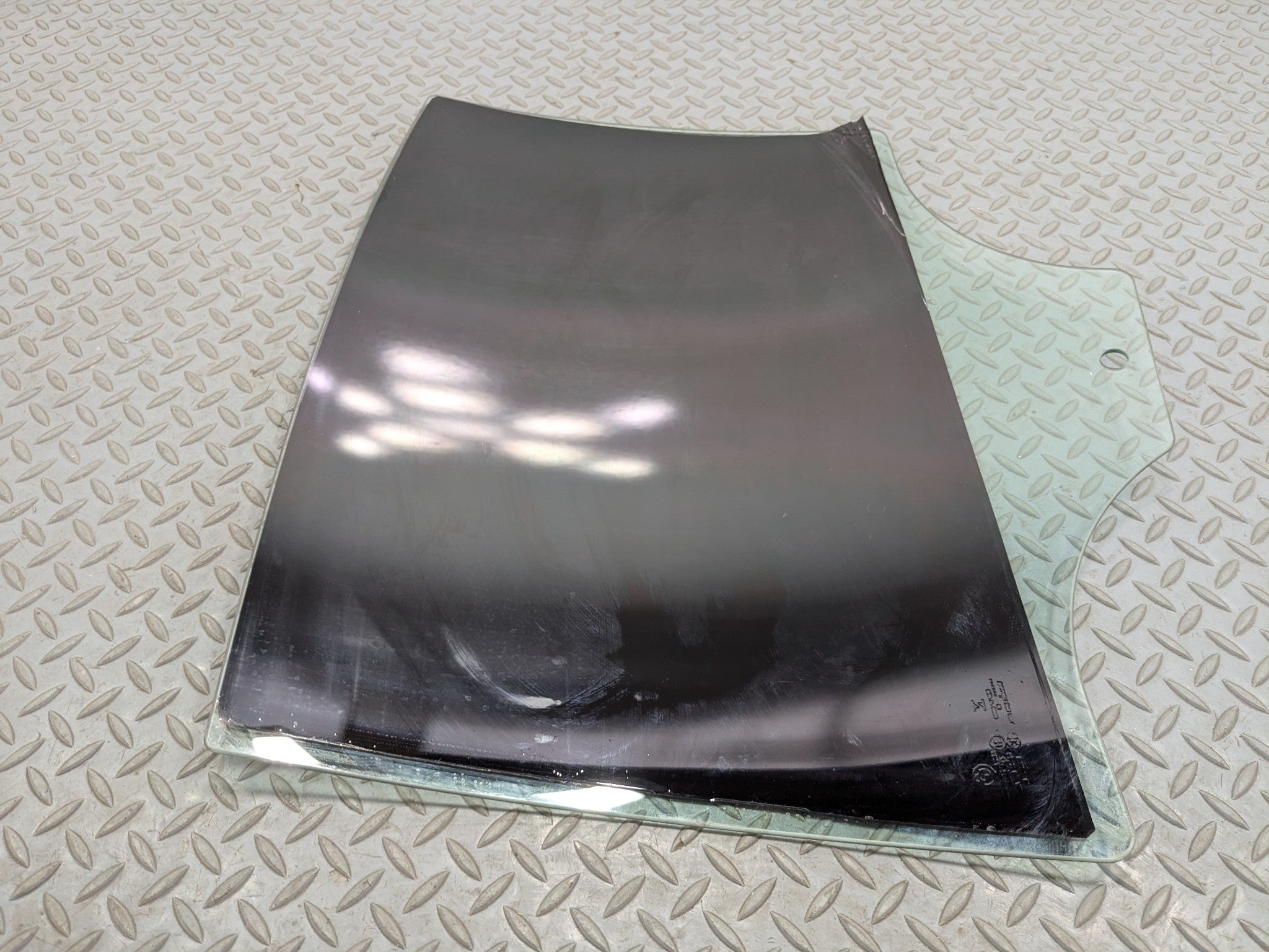 2014 - 2016 BMW 528I OEM DOOR WINDOW GLASS REAR RIGHT PASSENGER SIDE