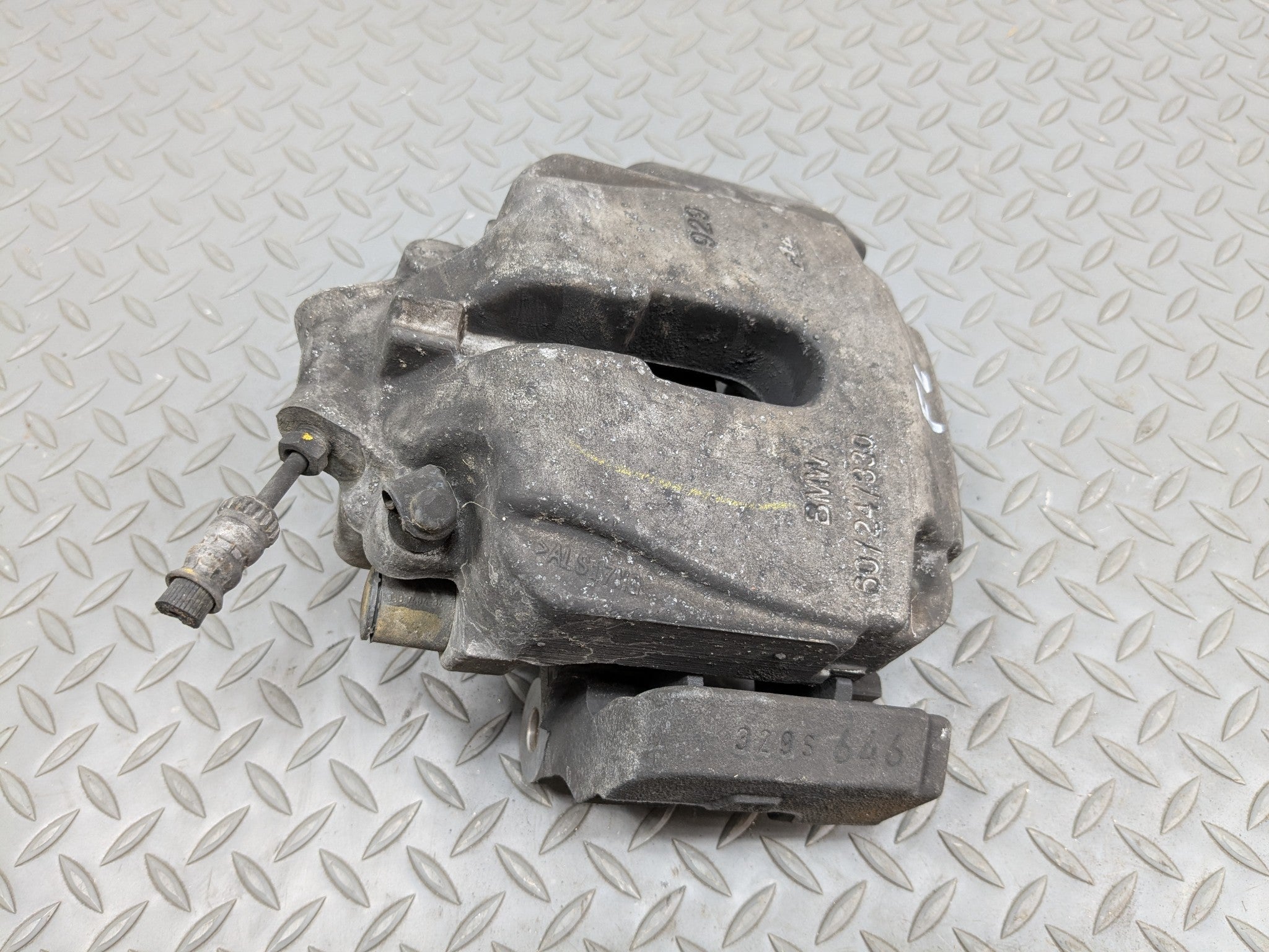 2014 - 2016 BMW 528I OEM BRAKE CALIPER ASSEMBLY FRONT LEFT DRIVER SIDE RWD