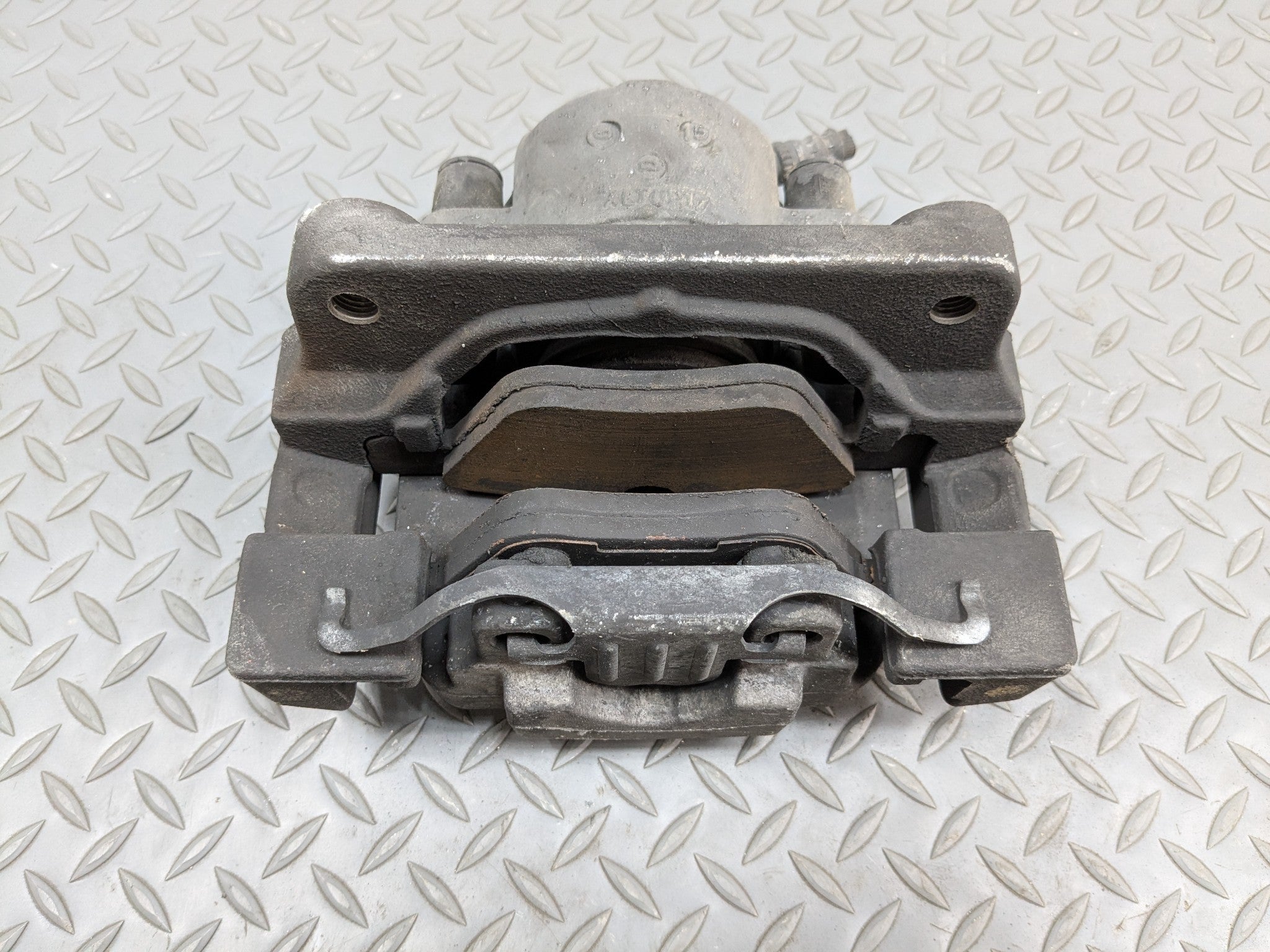 2014 - 2016 BMW 528I OEM BRAKE CALIPER ASSEMBLY FRONT LEFT DRIVER SIDE RWD