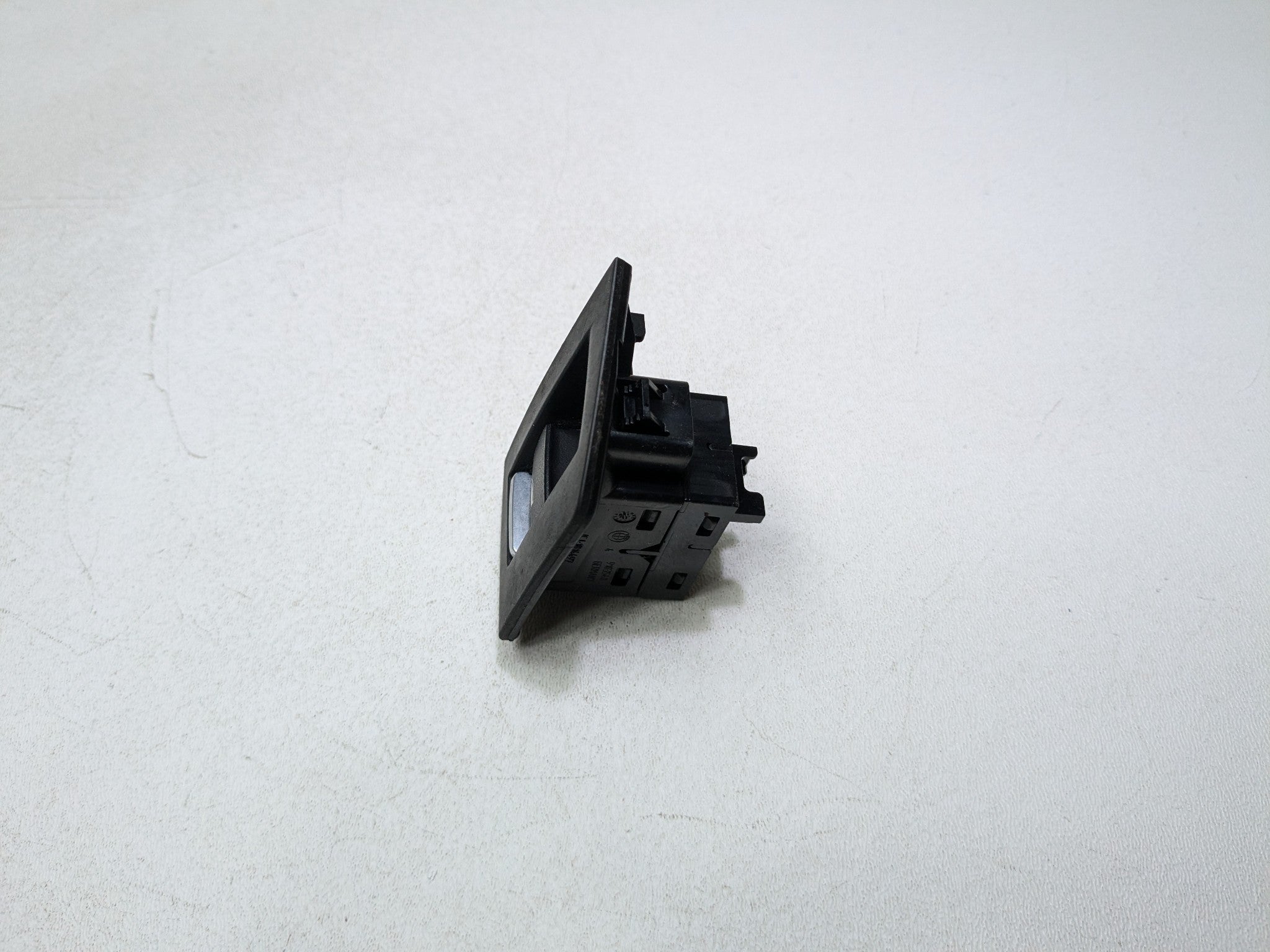 2014 - 2016 BMW 528I OEM DOOR SWITCH WINDOW CONTROL REAR RIGHT PASSENGER SIDE