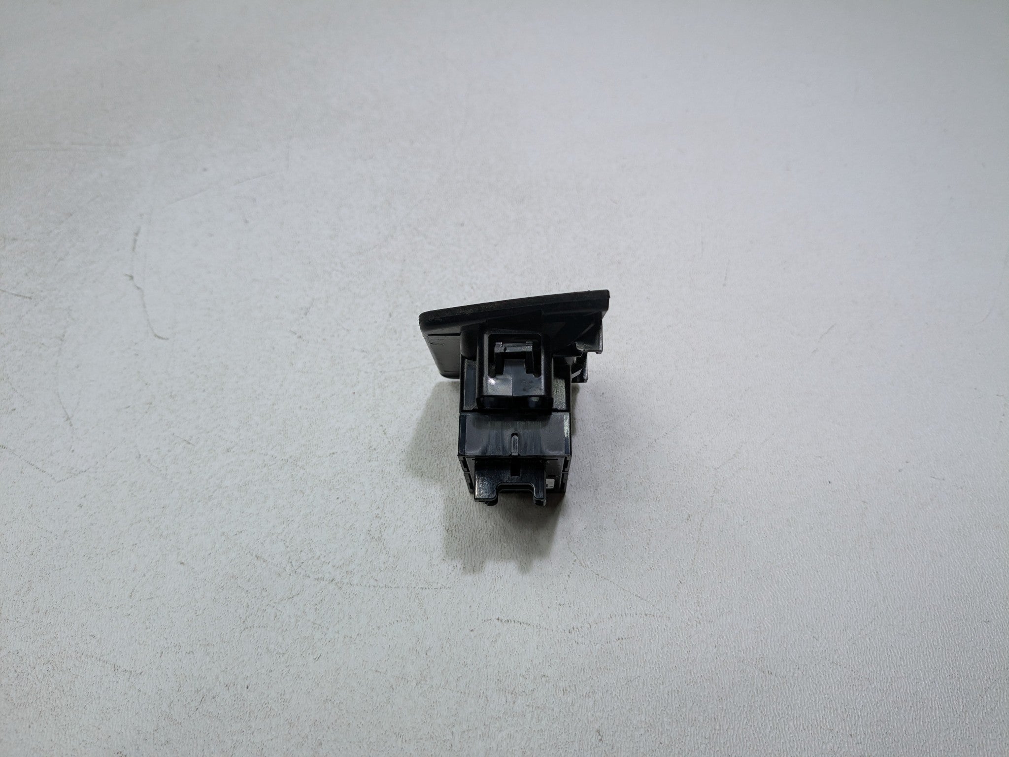 2014 - 2016 BMW 528I OEM DOOR SWITCH WINDOW CONTROL REAR RIGHT PASSENGER SIDE