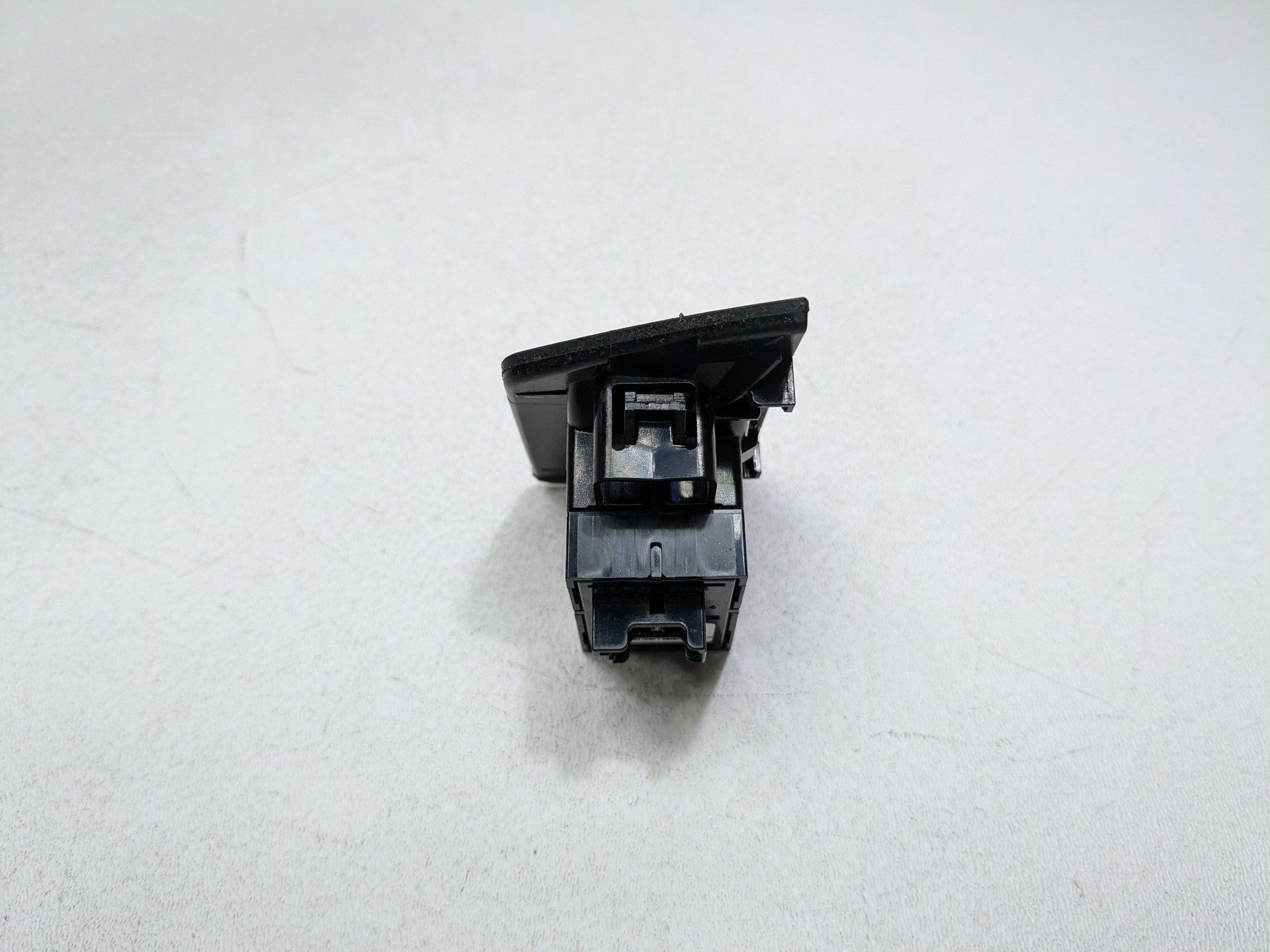 2014 - 2016 BMW 528I OEM DOOR SWITCH WINDOW CONTROL FRONT RIGHT PASSENGER SIDE