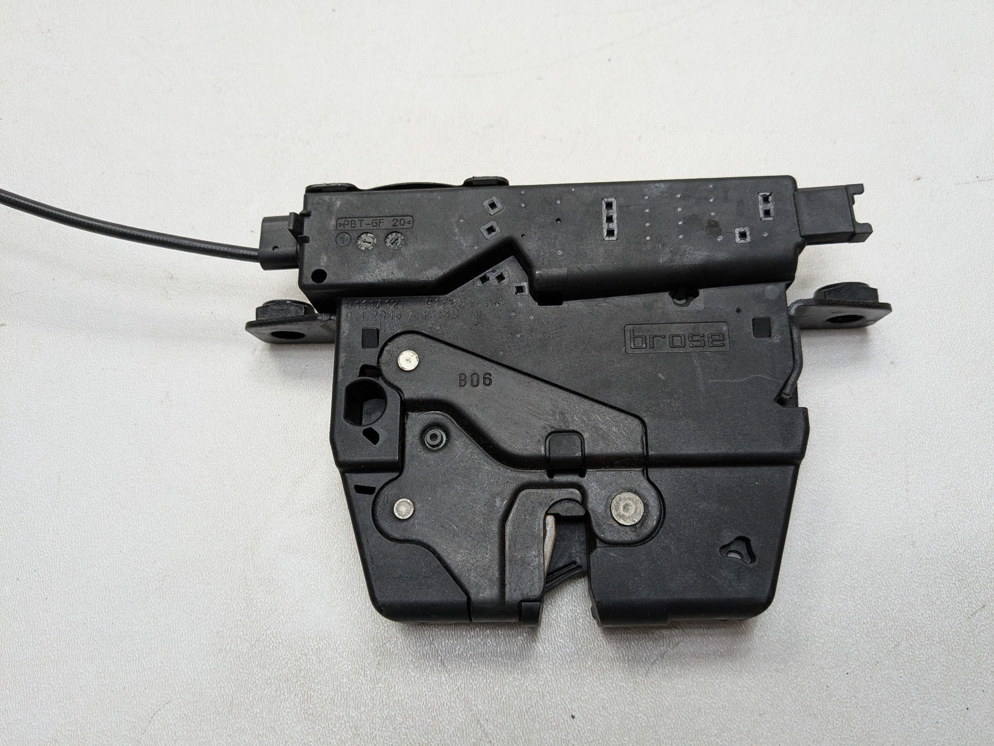 2014 - 2016 BMW 528I OEM LID LATCH REAR TRUNK LIFTGATE LOCK RELEASE ACTUATOR