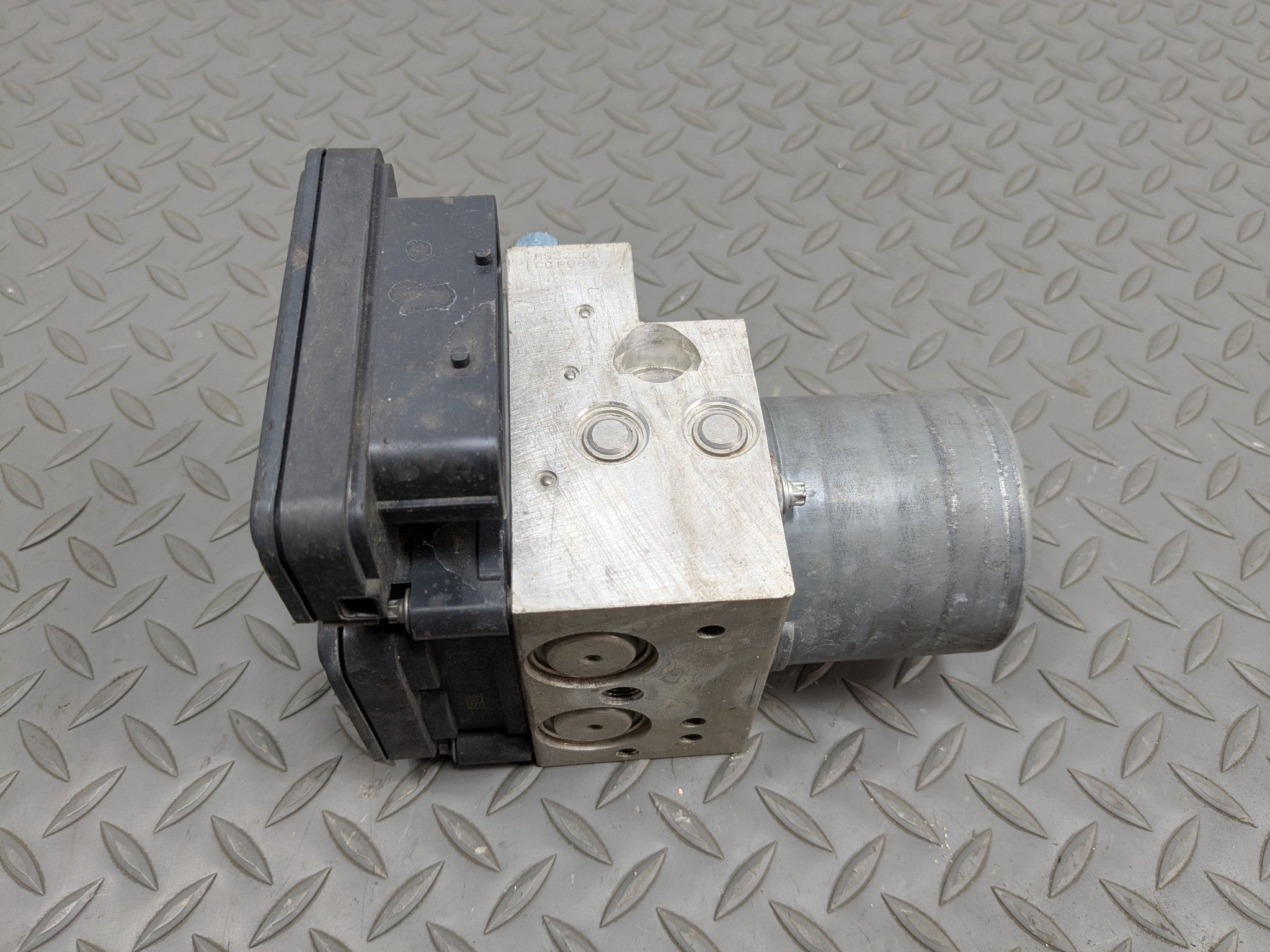 2014 - 2016 BMW 528I OEM ABS ANTI LOCK BRAKE PUMP MODULE ASSEMBLY 2.0L