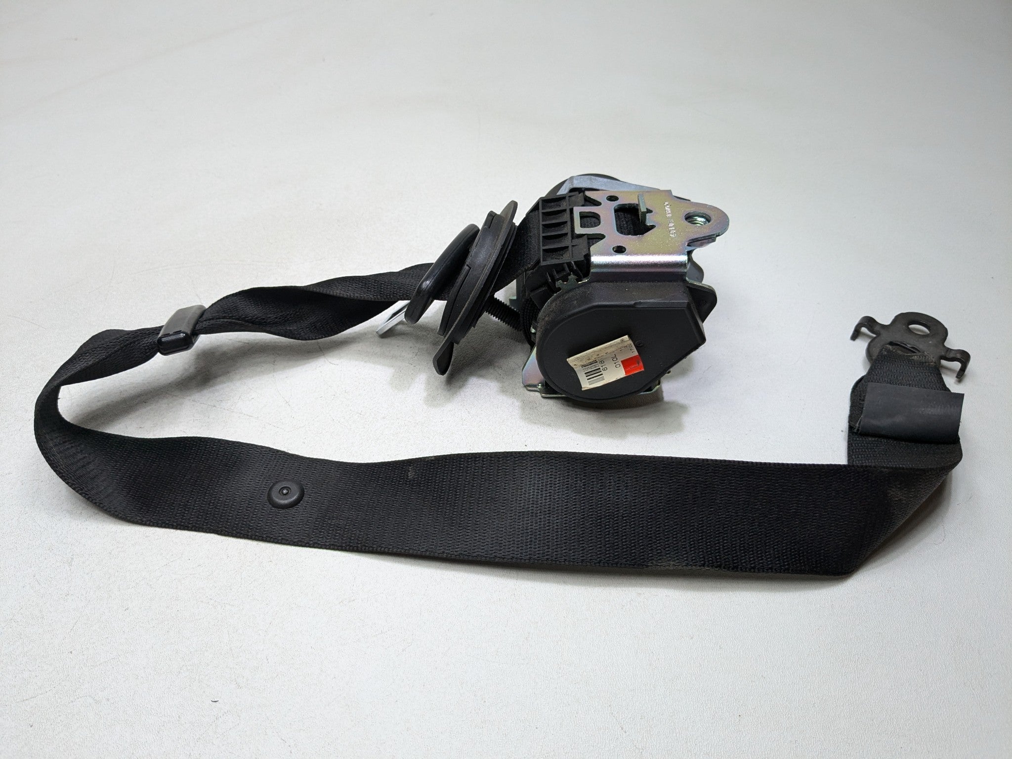 2014 - 2016 BMW 528I OEM SEAT BELT RETRACTOR FRONT LEFT DRIVER SIDE