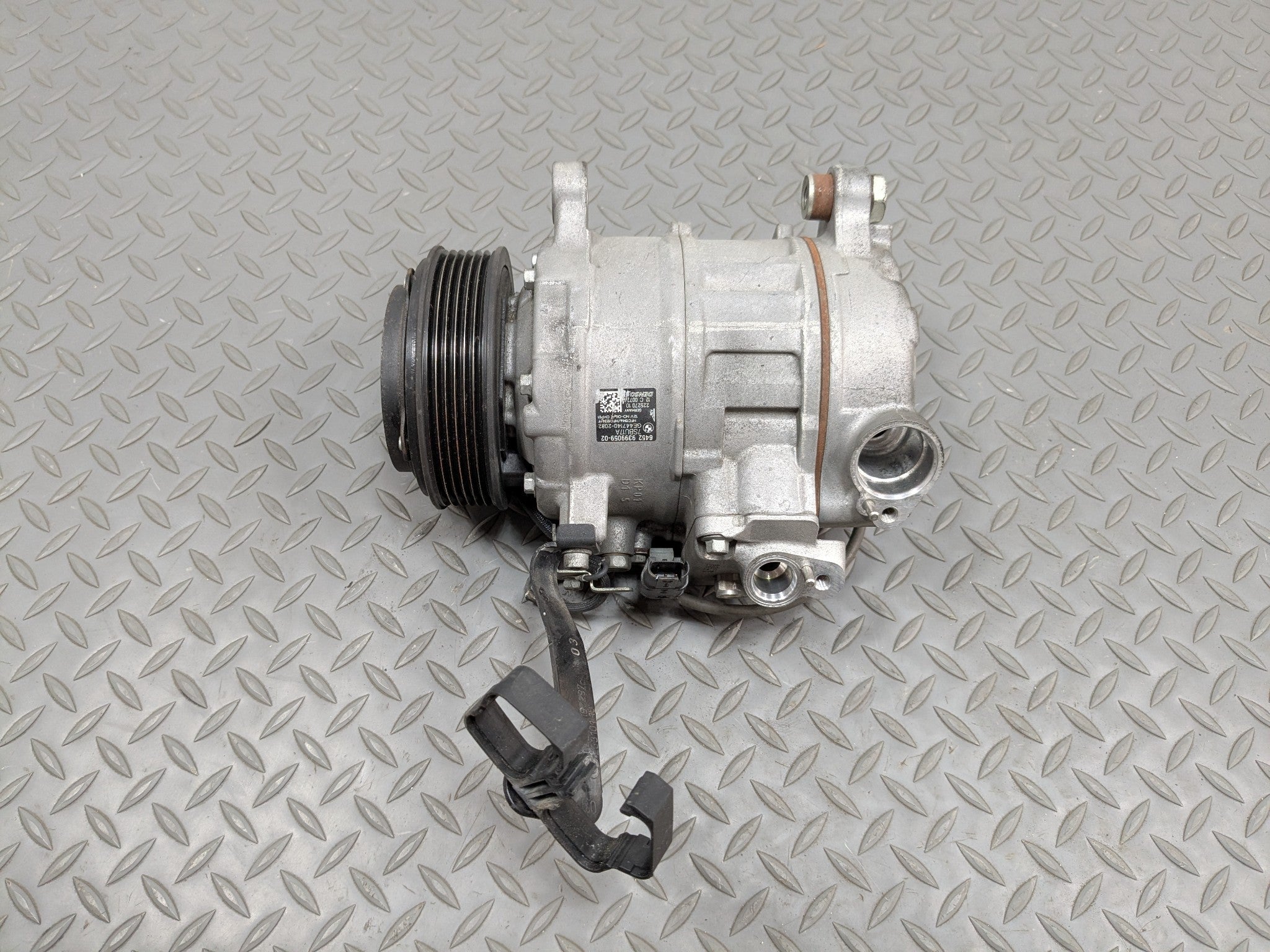 2014 - 2016 BMW 528I OEM AC AIR CONDITIONING AIR COMPRESSOR PUMP UNIT