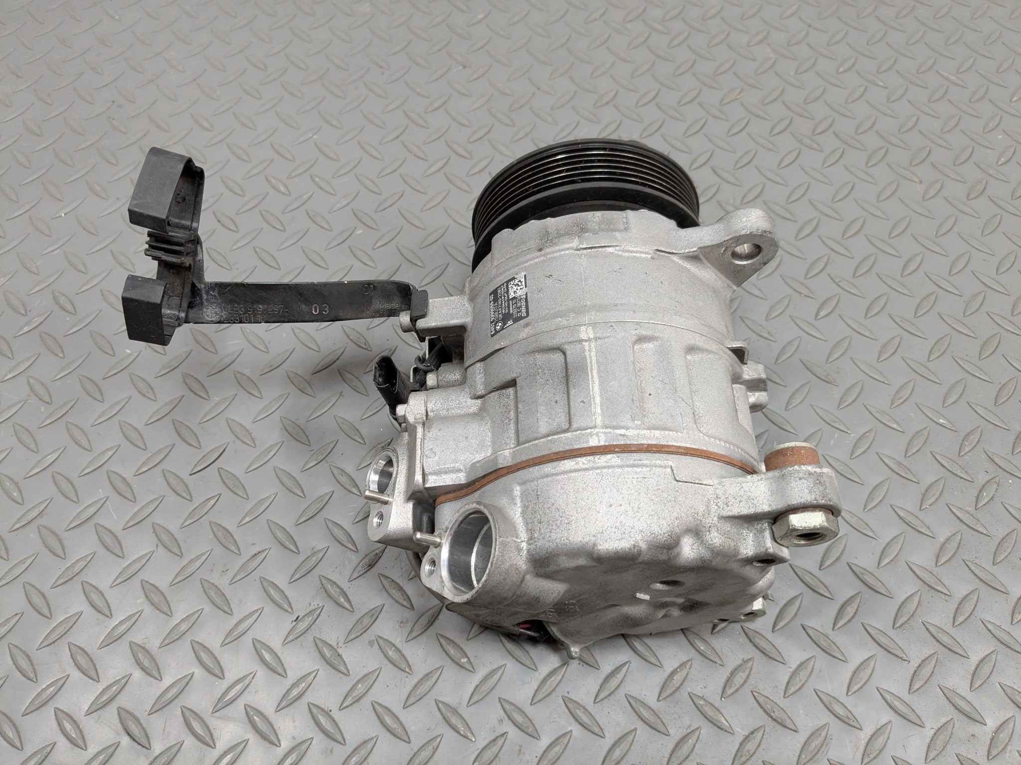 2014 - 2016 BMW 528I OEM AC AIR CONDITIONING AIR COMPRESSOR PUMP UNIT