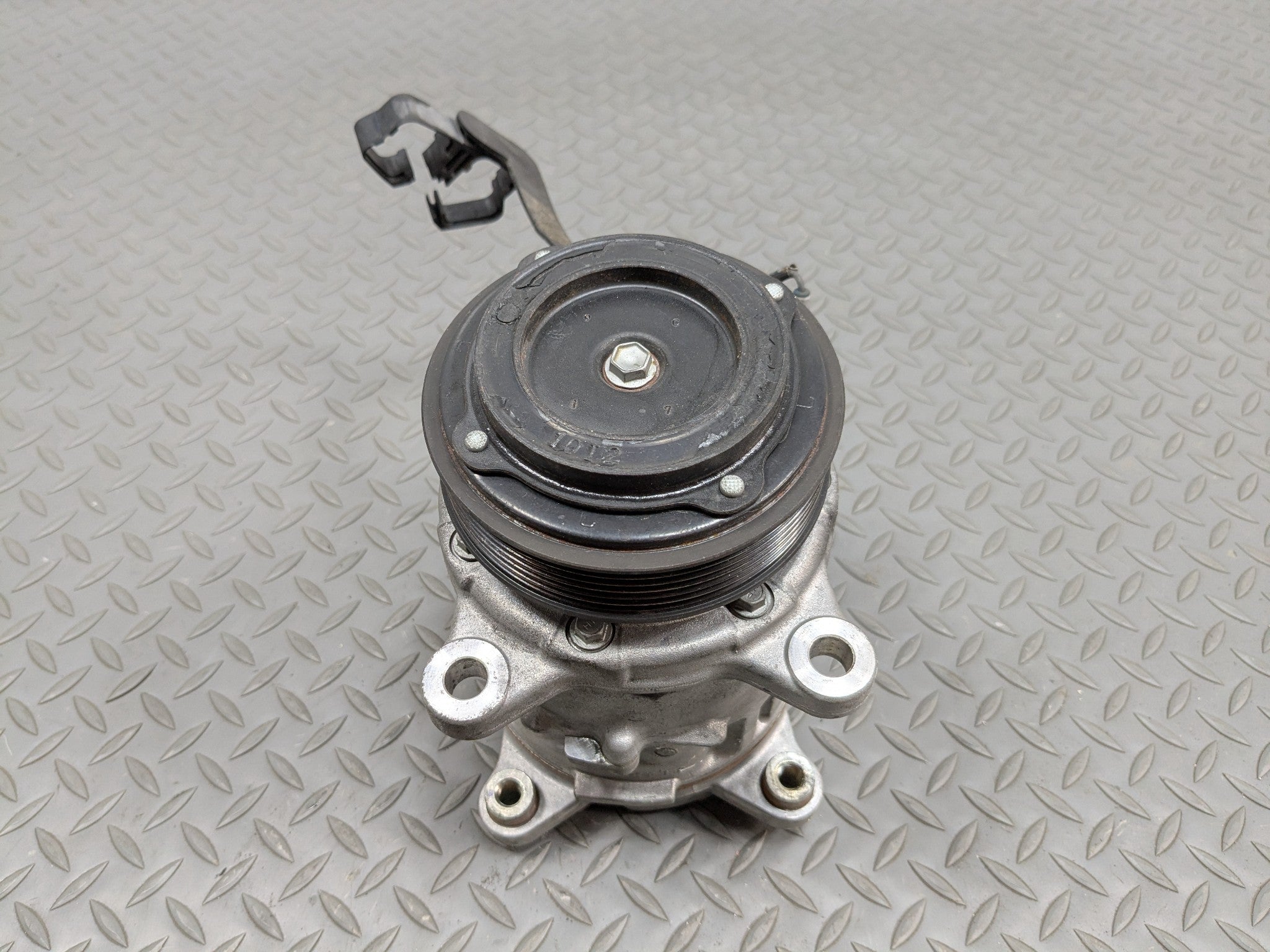 2014 - 2016 BMW 528I OEM AC AIR CONDITIONING AIR COMPRESSOR PUMP UNIT