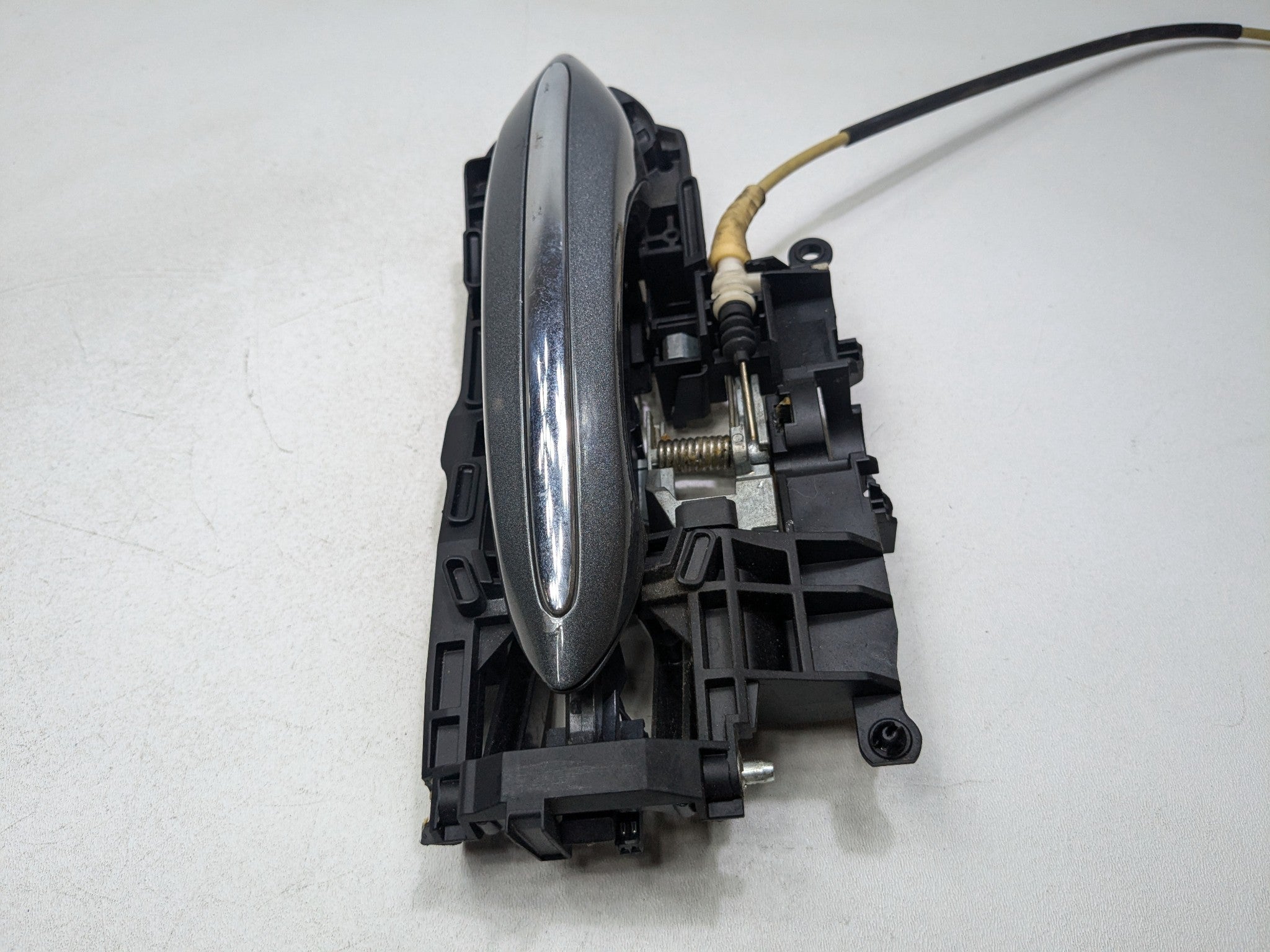 2014 - 2016 BMW 528I OEM EXTERIOR DOOR HANDLE REAR LEFT DRIVER SIDE