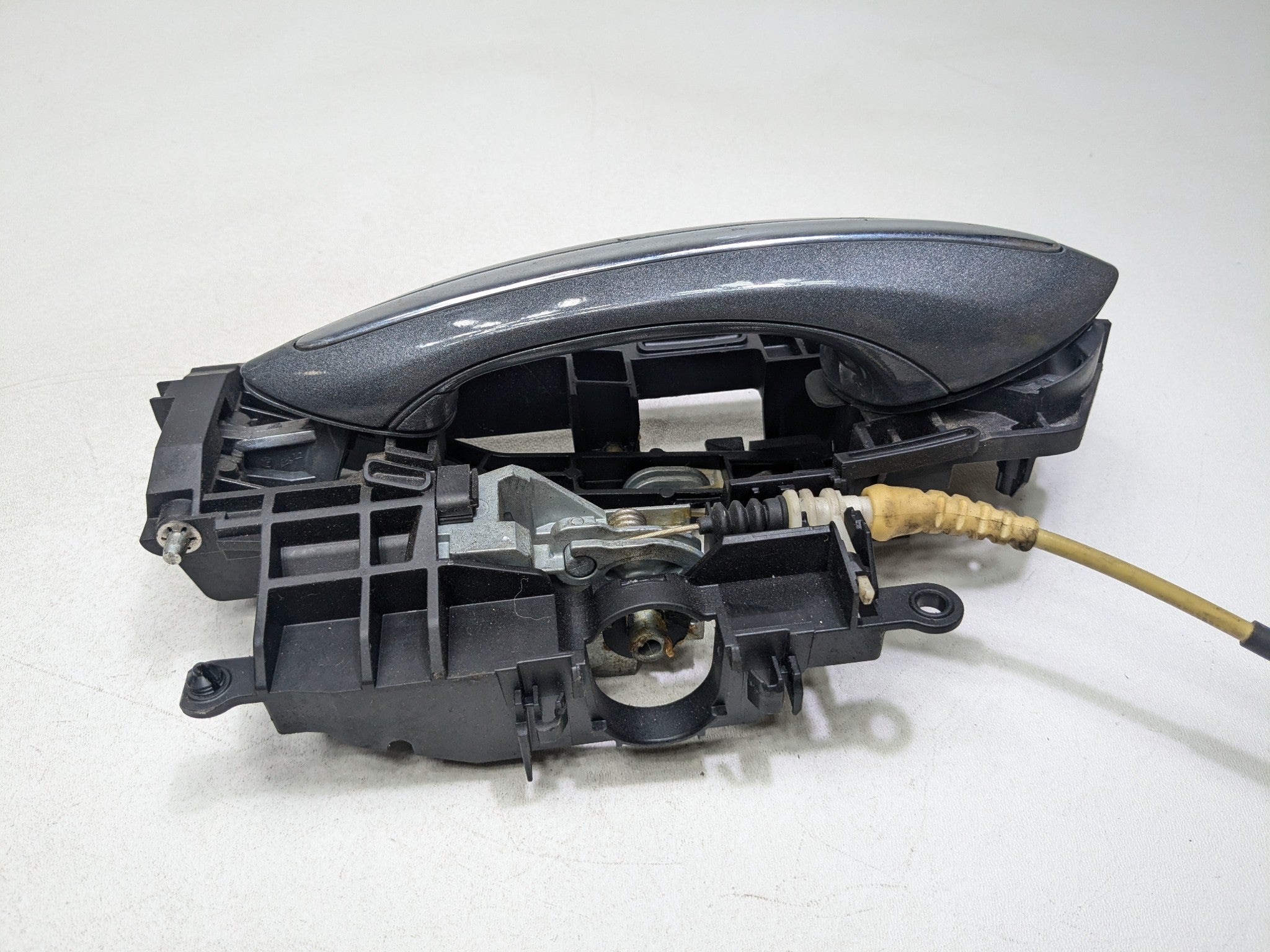 2014 - 2016 BMW 528I OEM EXTERIOR DOOR HANDLE REAR LEFT DRIVER SIDE
