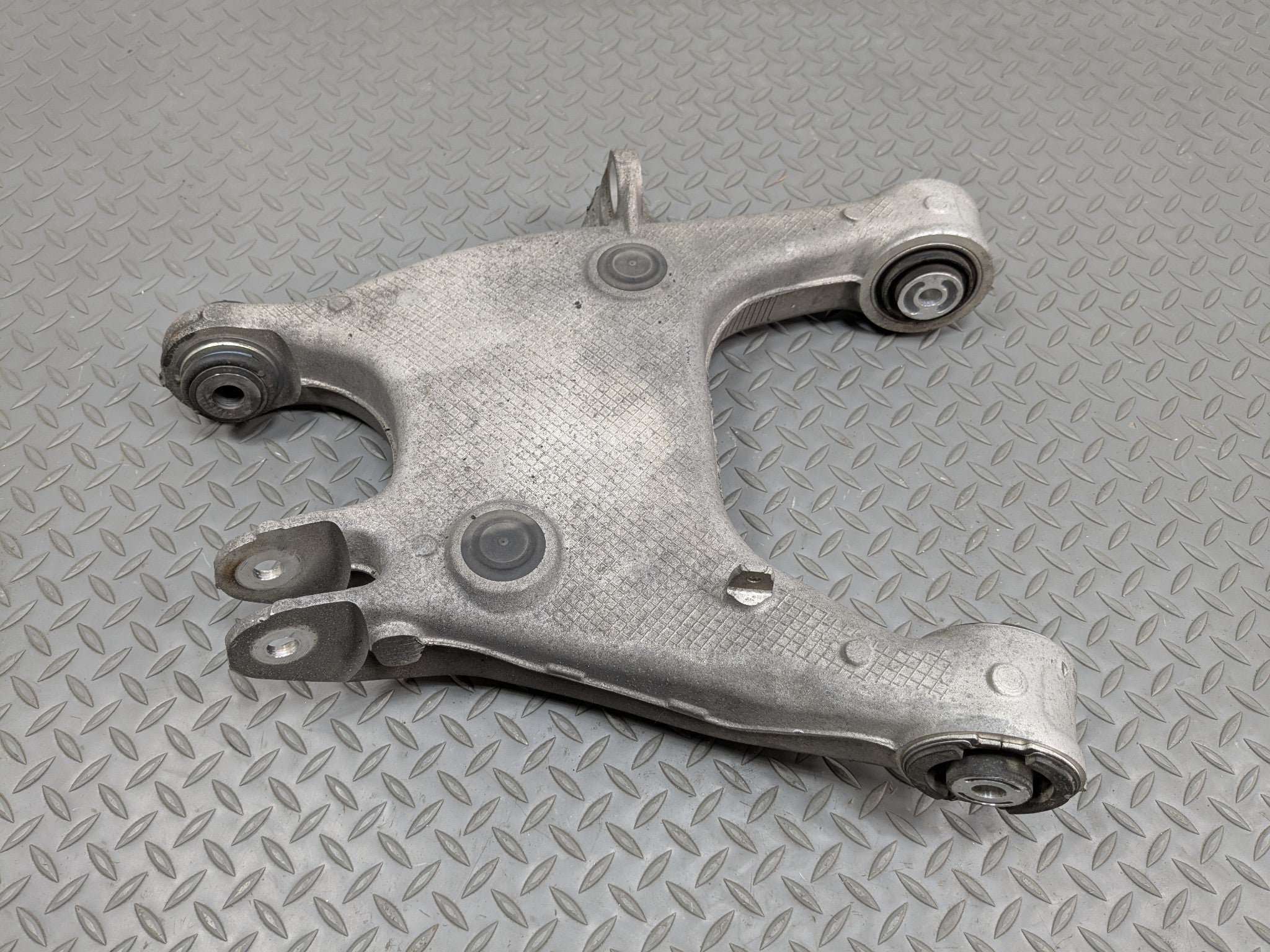 2014 - 2016 BMW 528I OEM LOWER CONTROL ARM REAR RIGHT PASSENGER SIDE