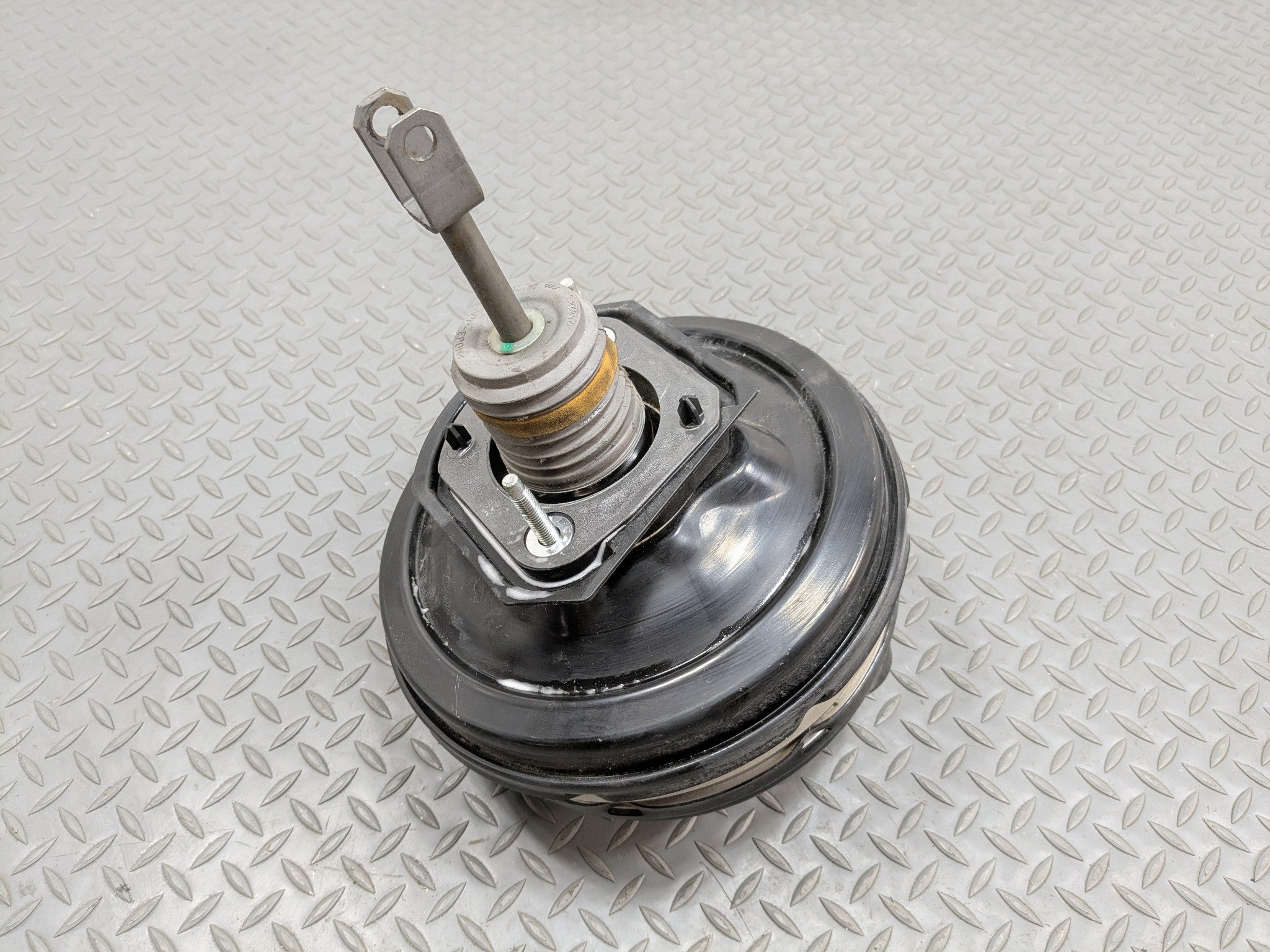 2014 - 2016 BMW 528I OEM POWER BRAKE BOOSTER ASSEMBLY WITHOUT MASTER CYLINDER