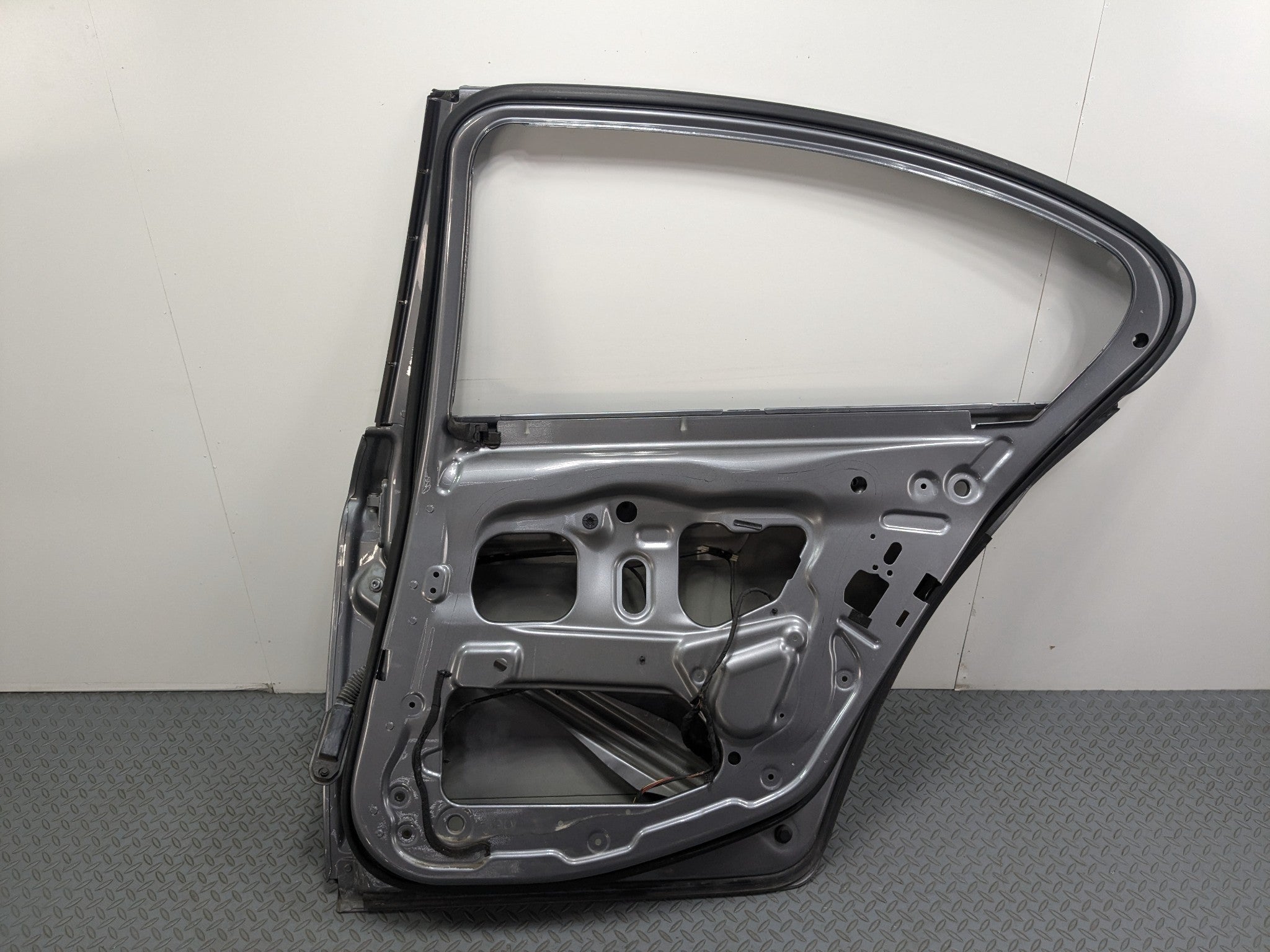 2014 - 2016 BMW 528I OEM DOOR SHELL PANEL MINERAL GRAY METALLIC REAR RIGHT SIDE