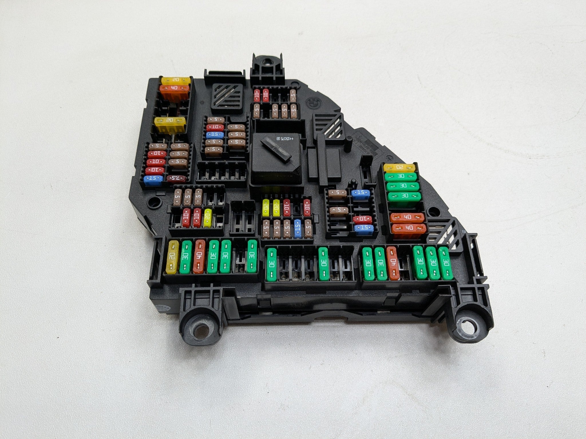 2014 - 2016 BMW 528I OEM CABIN FUSE RELAY JUNCTION BOX MODULE UNIT REAR TRUNK