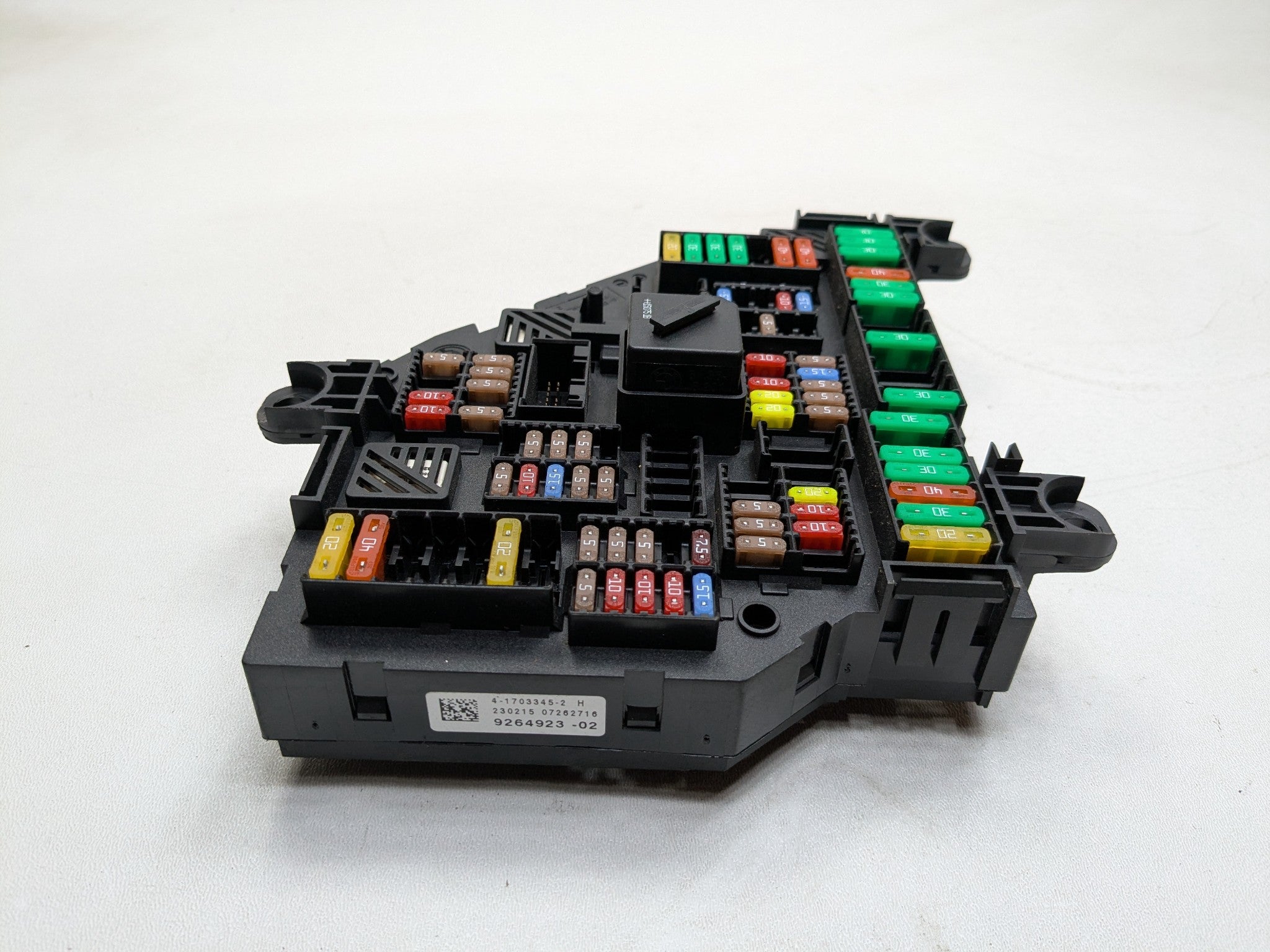2014 - 2016 BMW 528I OEM CABIN FUSE RELAY JUNCTION BOX MODULE UNIT REAR TRUNK