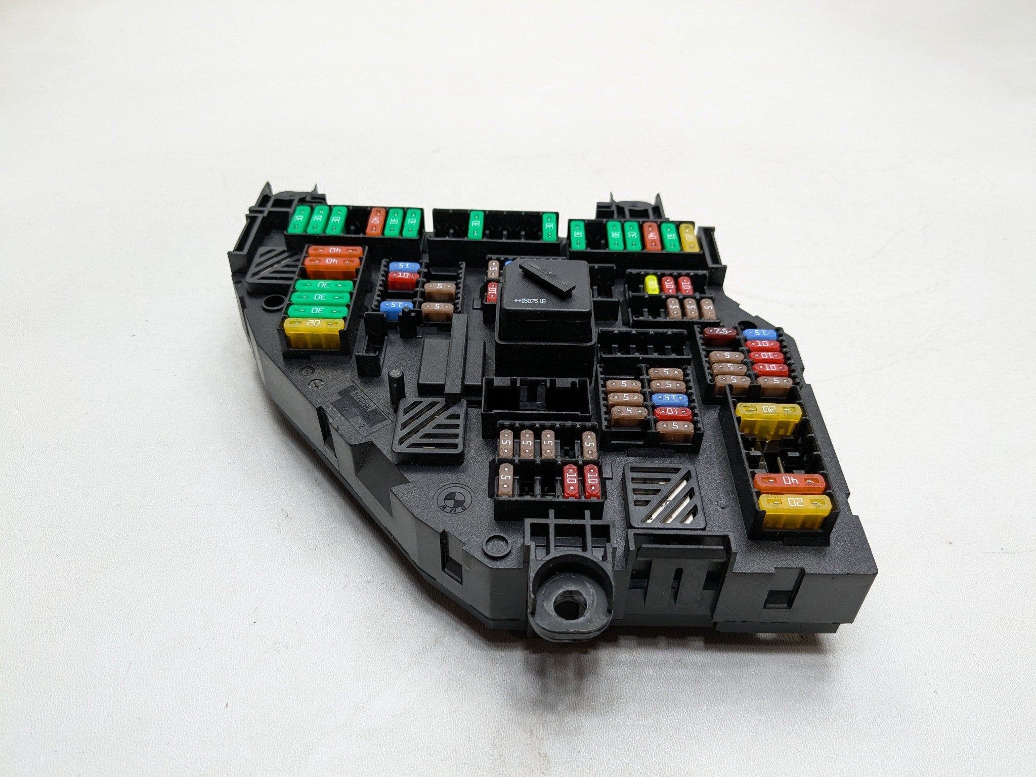 2014 - 2016 BMW 528I OEM CABIN FUSE RELAY JUNCTION BOX MODULE UNIT REAR TRUNK