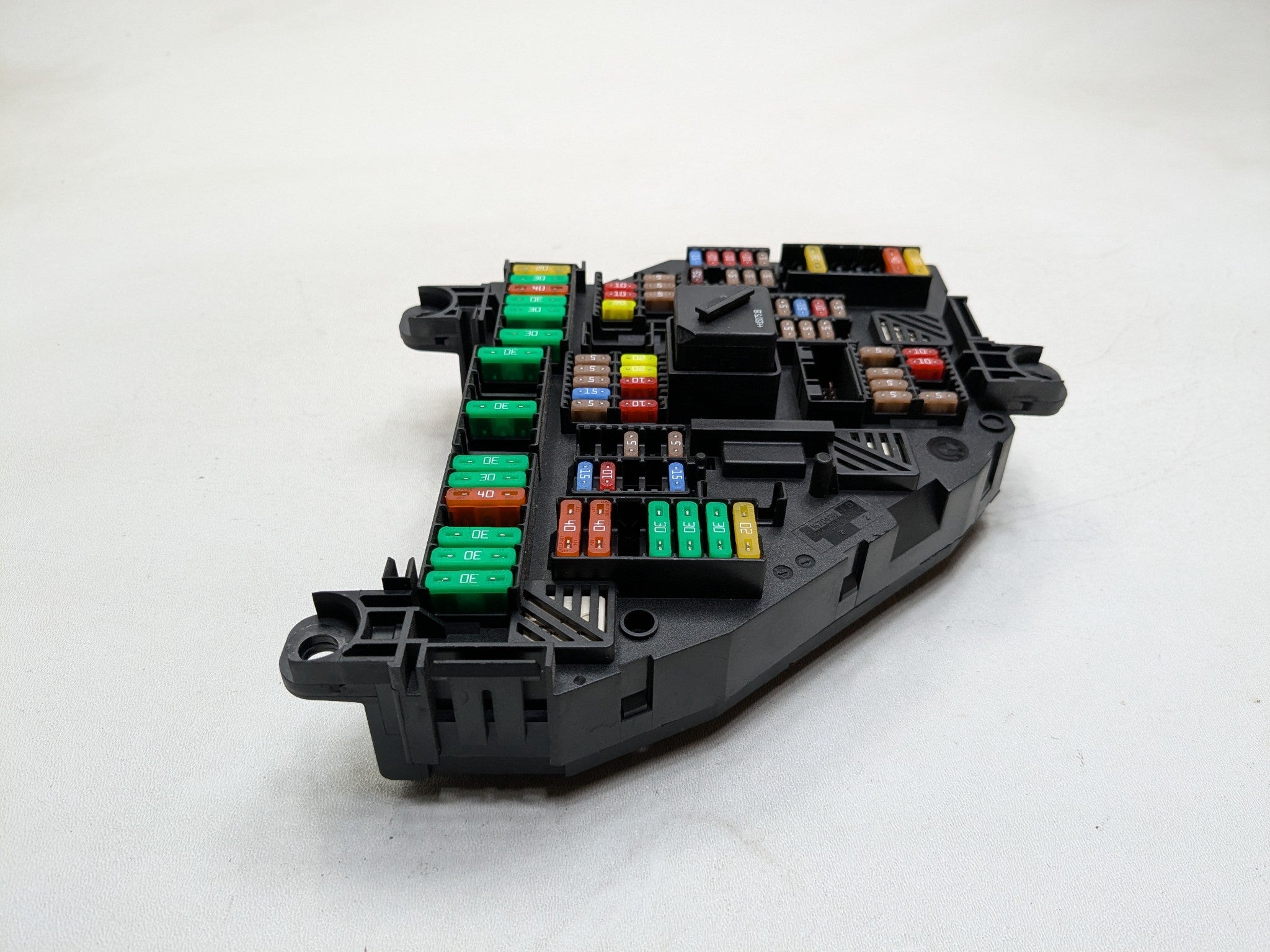 2014 - 2016 BMW 528I OEM CABIN FUSE RELAY JUNCTION BOX MODULE UNIT REAR TRUNK