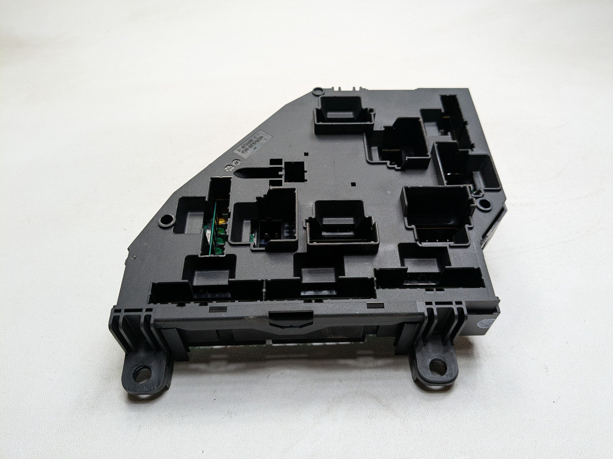 2014 - 2016 BMW 528I OEM CABIN FUSE RELAY JUNCTION BOX MODULE UNIT REAR TRUNK