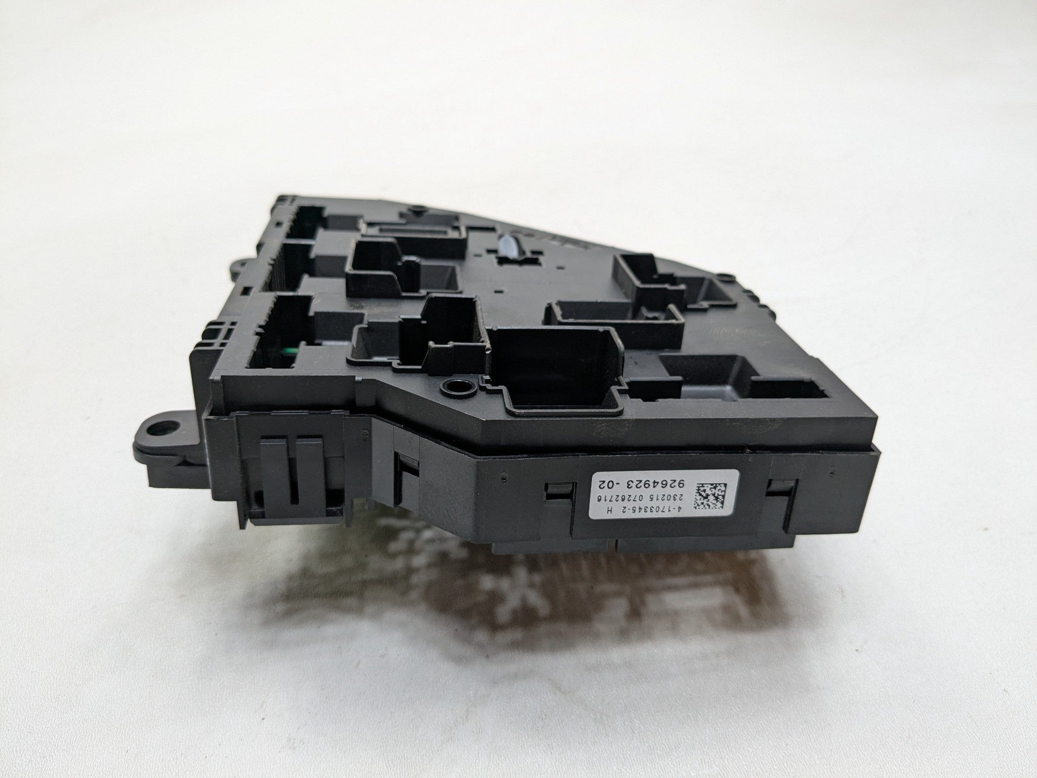 2014 - 2016 BMW 528I OEM CABIN FUSE RELAY JUNCTION BOX MODULE UNIT REAR TRUNK