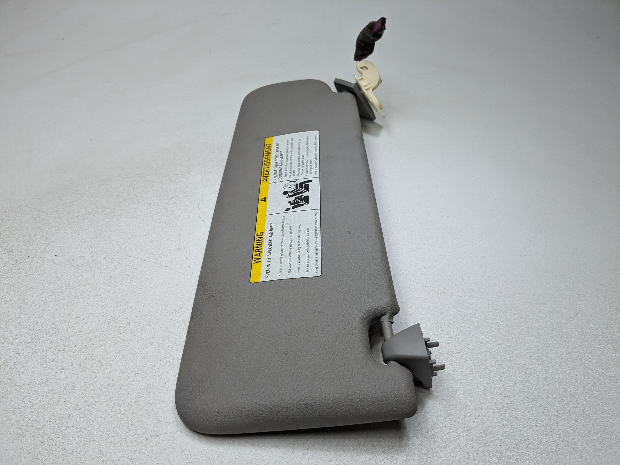 2014 - 2016 BMW 528I OEM INTERIOR SUN VISOR FRONT RIGHT PAASSENGER SIDE