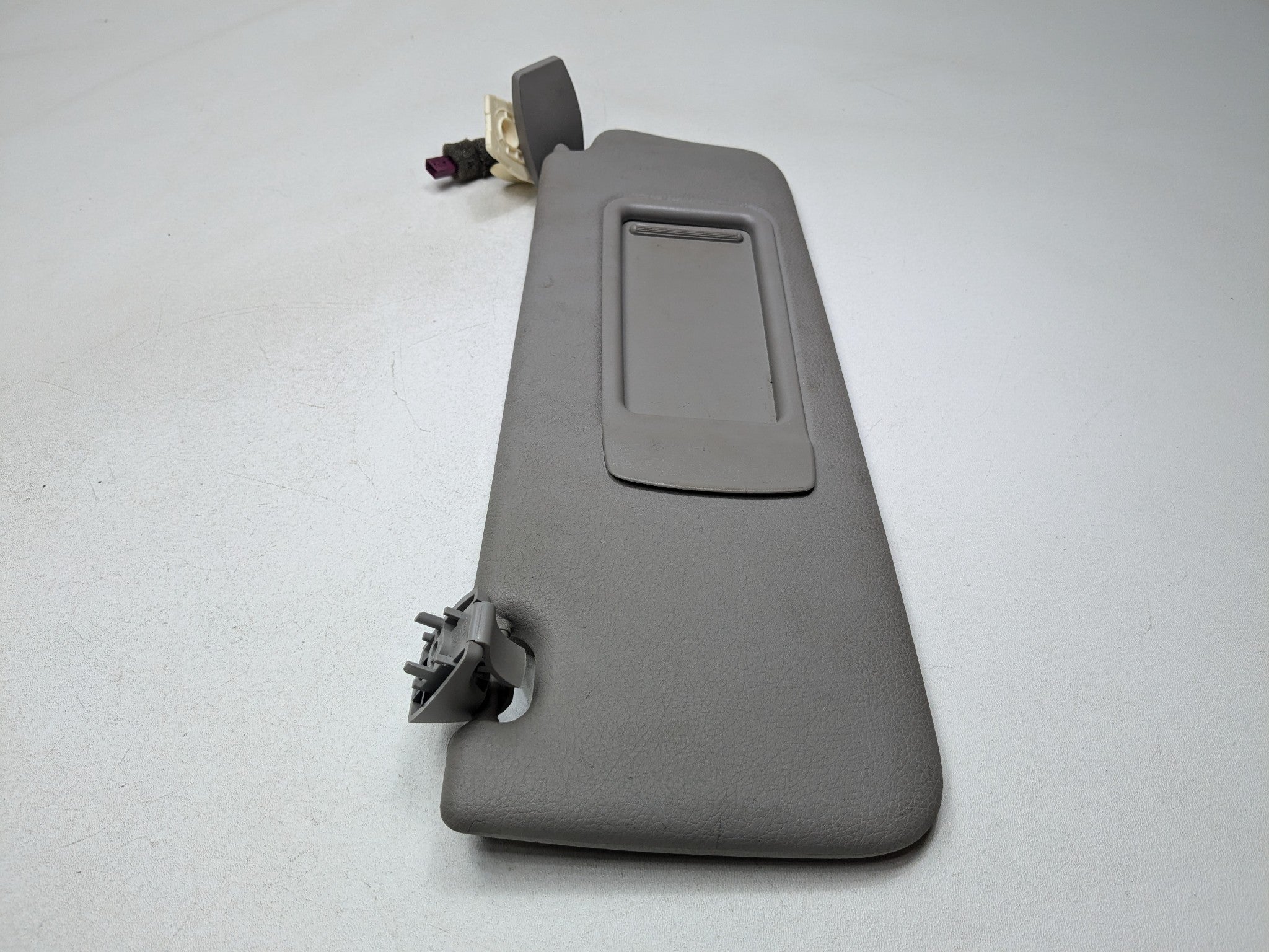 2014 - 2016 BMW 528I OEM INTERIOR SUN VISOR FRONT RIGHT PAASSENGER SIDE