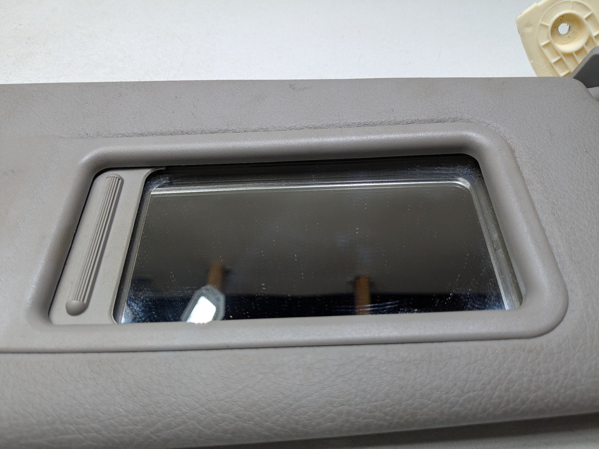 2014 - 2016 BMW 528I OEM INTERIOR SUN VISOR FRONT RIGHT PAASSENGER SIDE