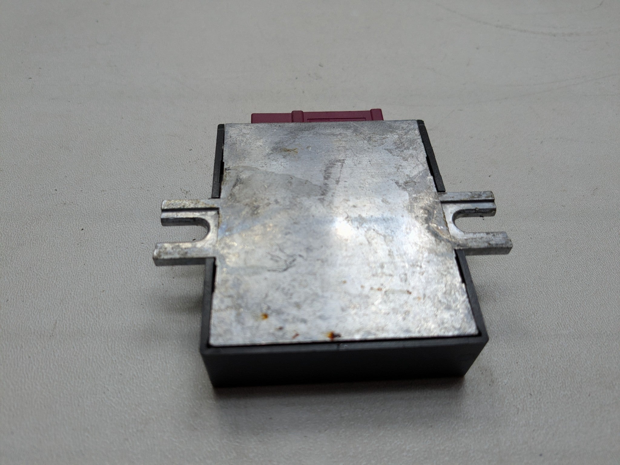 2014 - 2016 BMW 528I OEM FUEL PUMP COMPUTER CONTROL MODULE UNIT