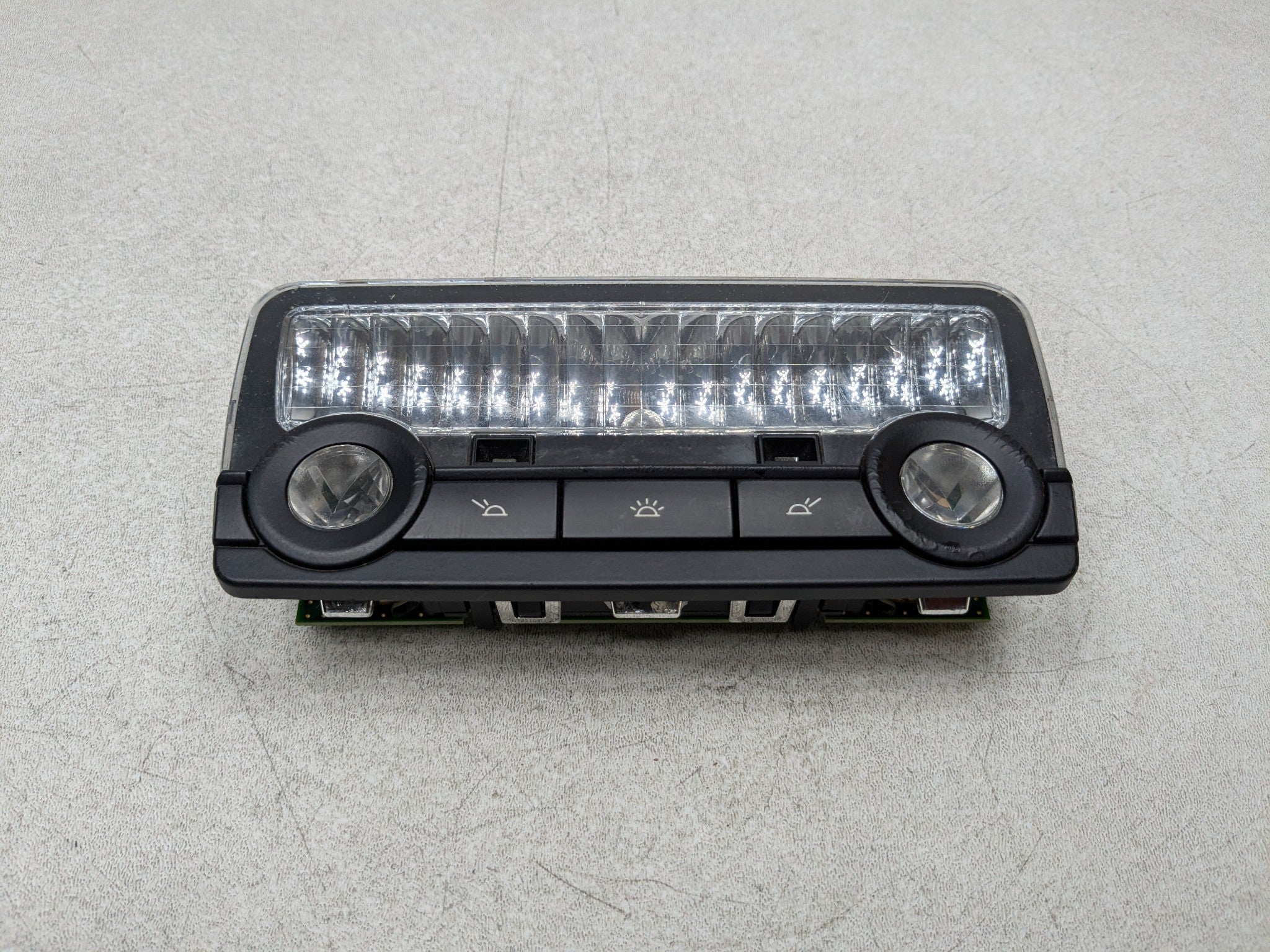 2014 - 2016 BMW 528I OEM OVERHEAD DOME READING LIGHT LAMP REAR CENTER INTERIOR