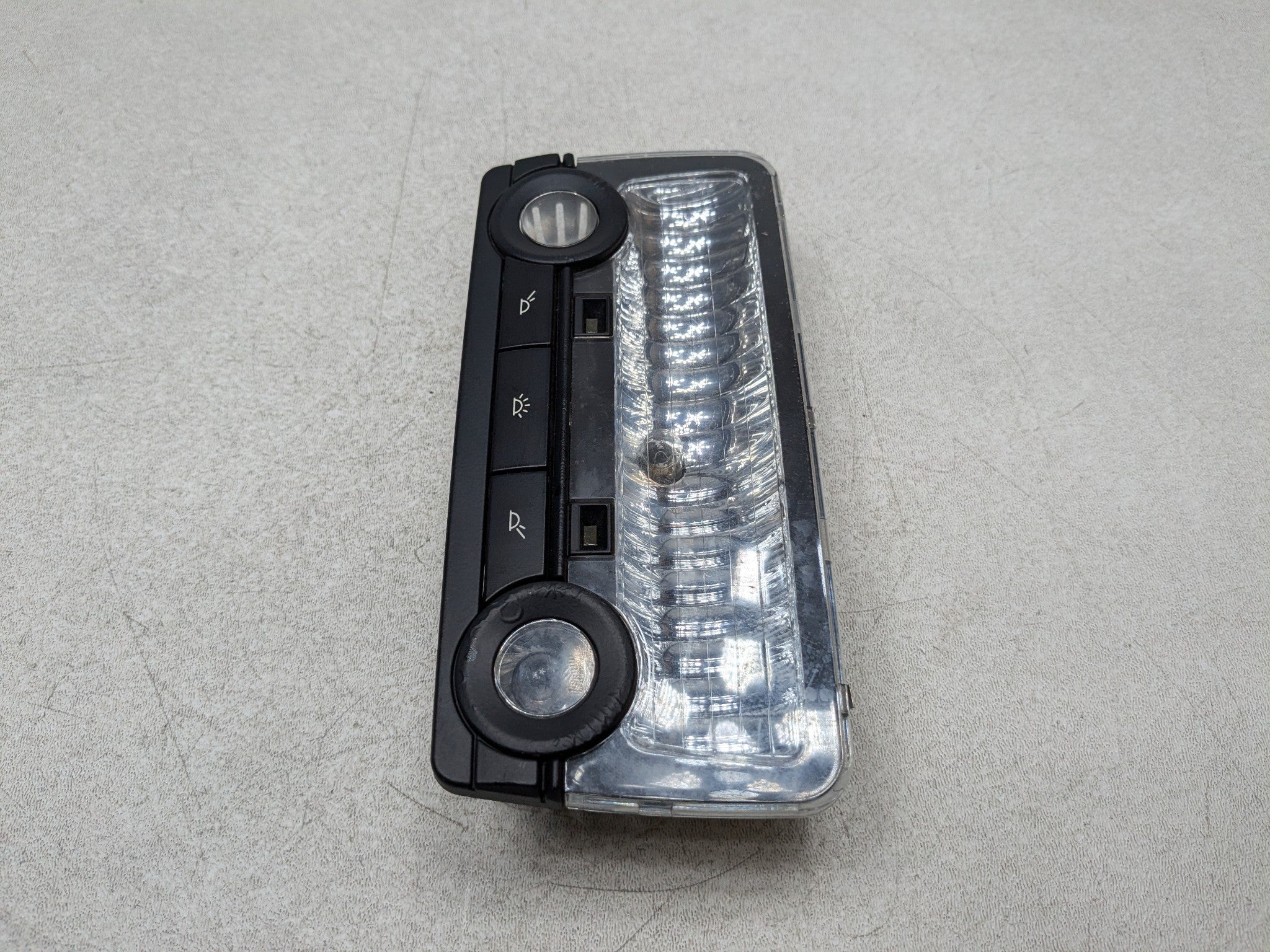 2014 - 2016 BMW 528I OEM OVERHEAD DOME READING LIGHT LAMP REAR CENTER INTERIOR