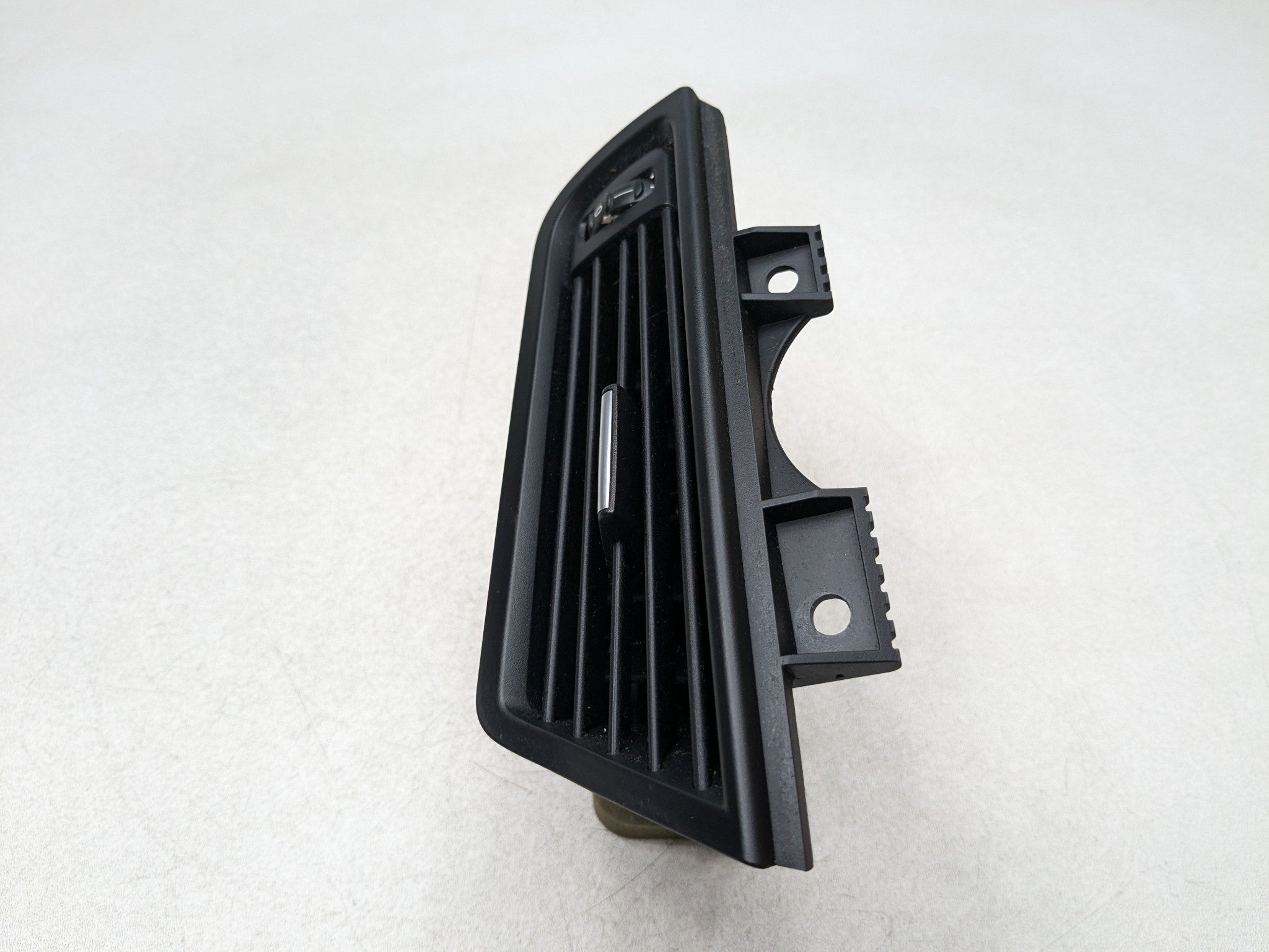 2014 - 2016 BMW 528I OEM AC HEATER AIR VENT GRILLE FRONT RIGHT PASSENGER SIDE