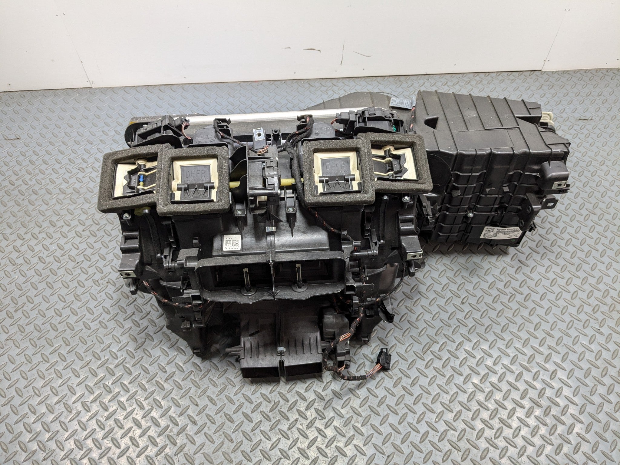 2014 - 2016 BMW 528I OEM HVAC AC CLIMATE HEATER BLOWER HOUSING BOX ASSEMBLY