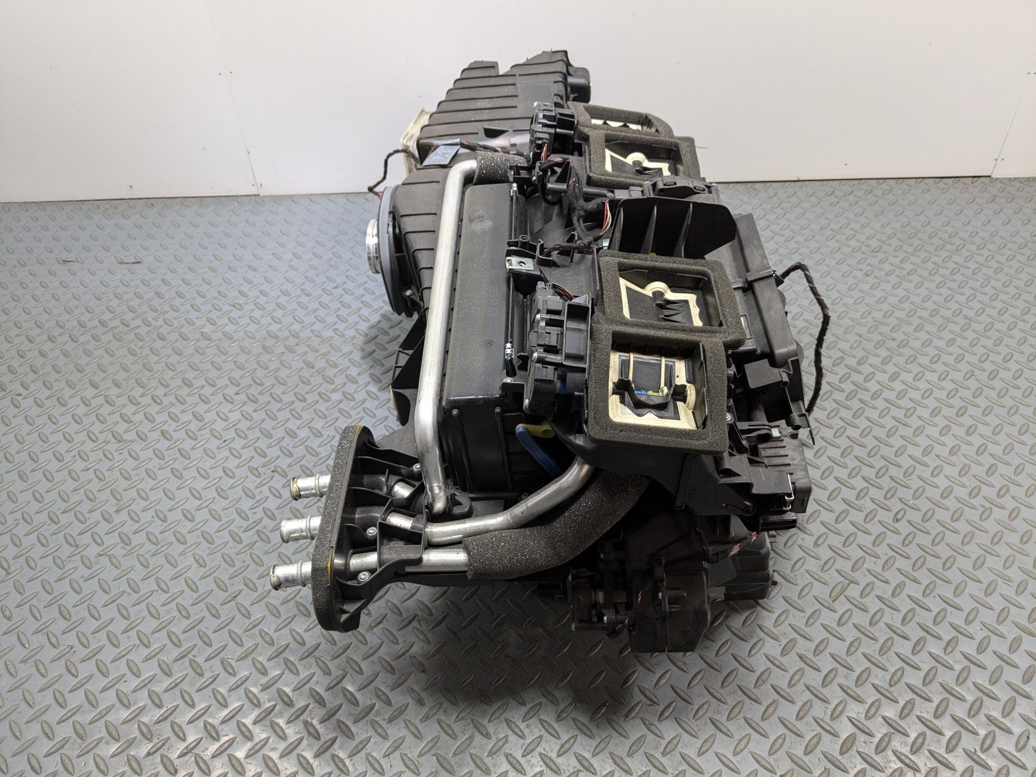 2014 - 2016 BMW 528I OEM HVAC AC CLIMATE HEATER BLOWER HOUSING BOX ASSEMBLY