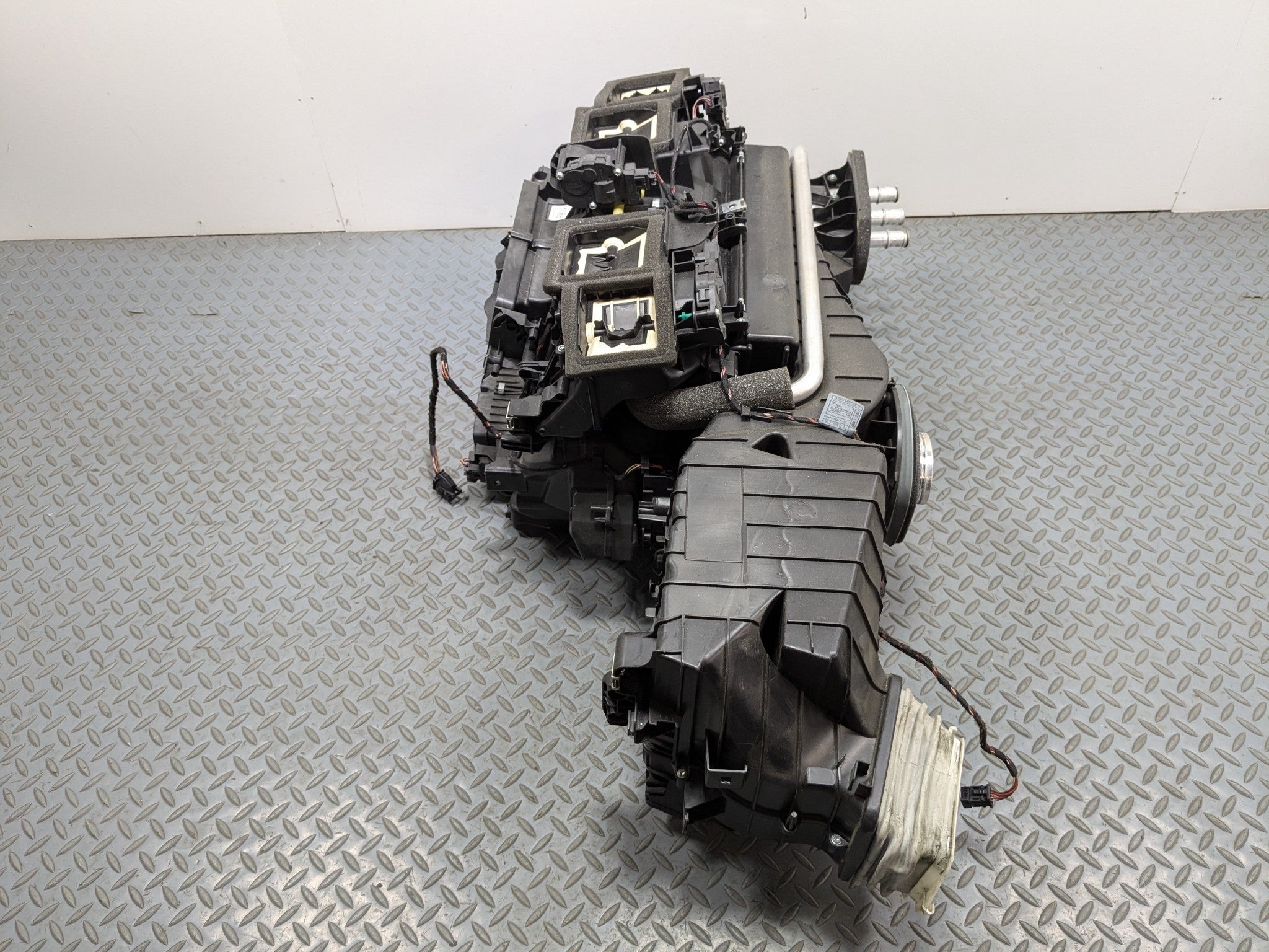 2014 - 2016 BMW 528I OEM HVAC AC CLIMATE HEATER BLOWER HOUSING BOX ASSEMBLY