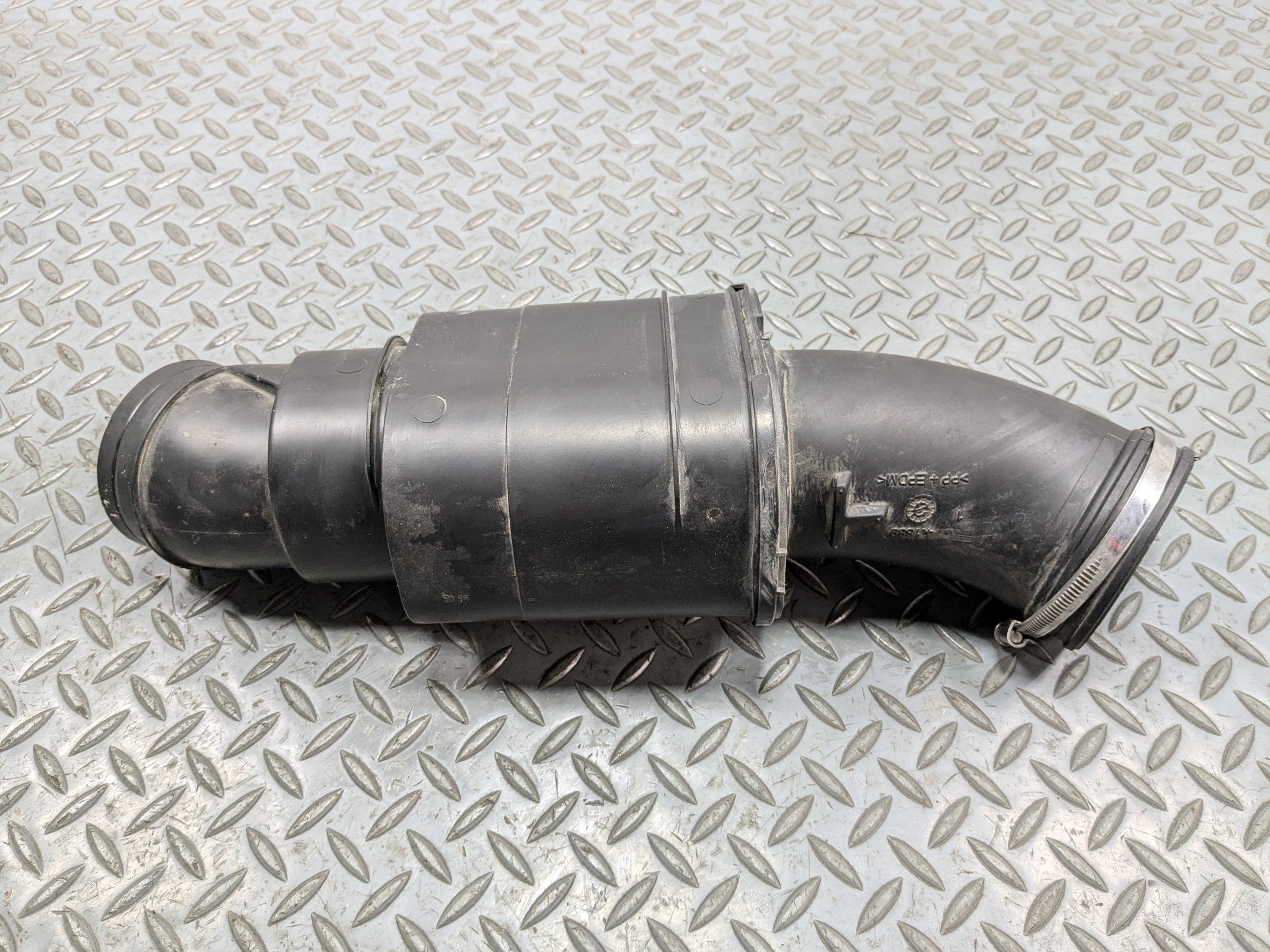 2014 - 2016 BMW 528I OEM ENGINE AIR INTAKE RESONATOR DUCT HOSE TUBE PIPE