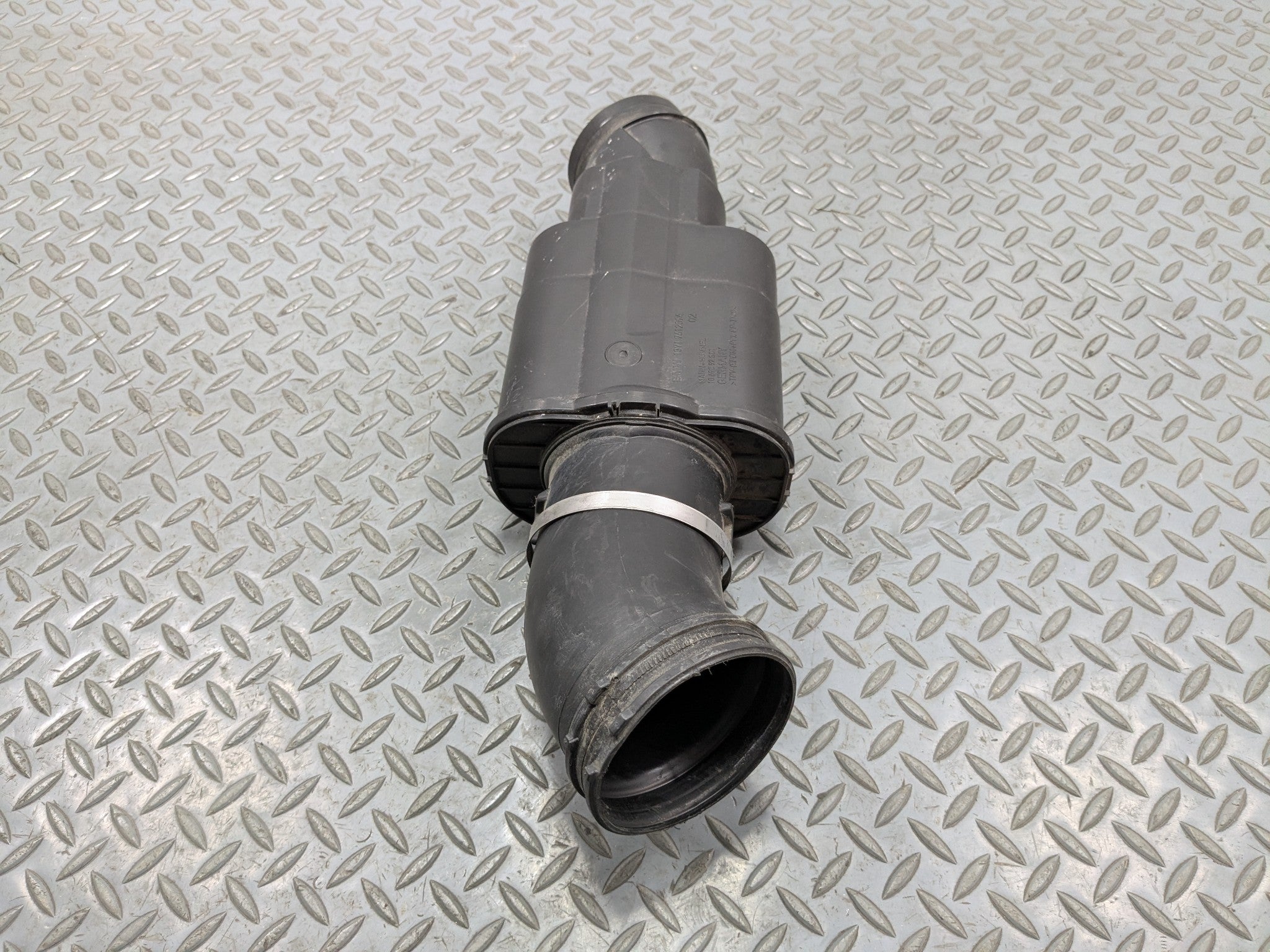 2014 - 2016 BMW 528I OEM ENGINE AIR INTAKE RESONATOR DUCT HOSE TUBE PIPE