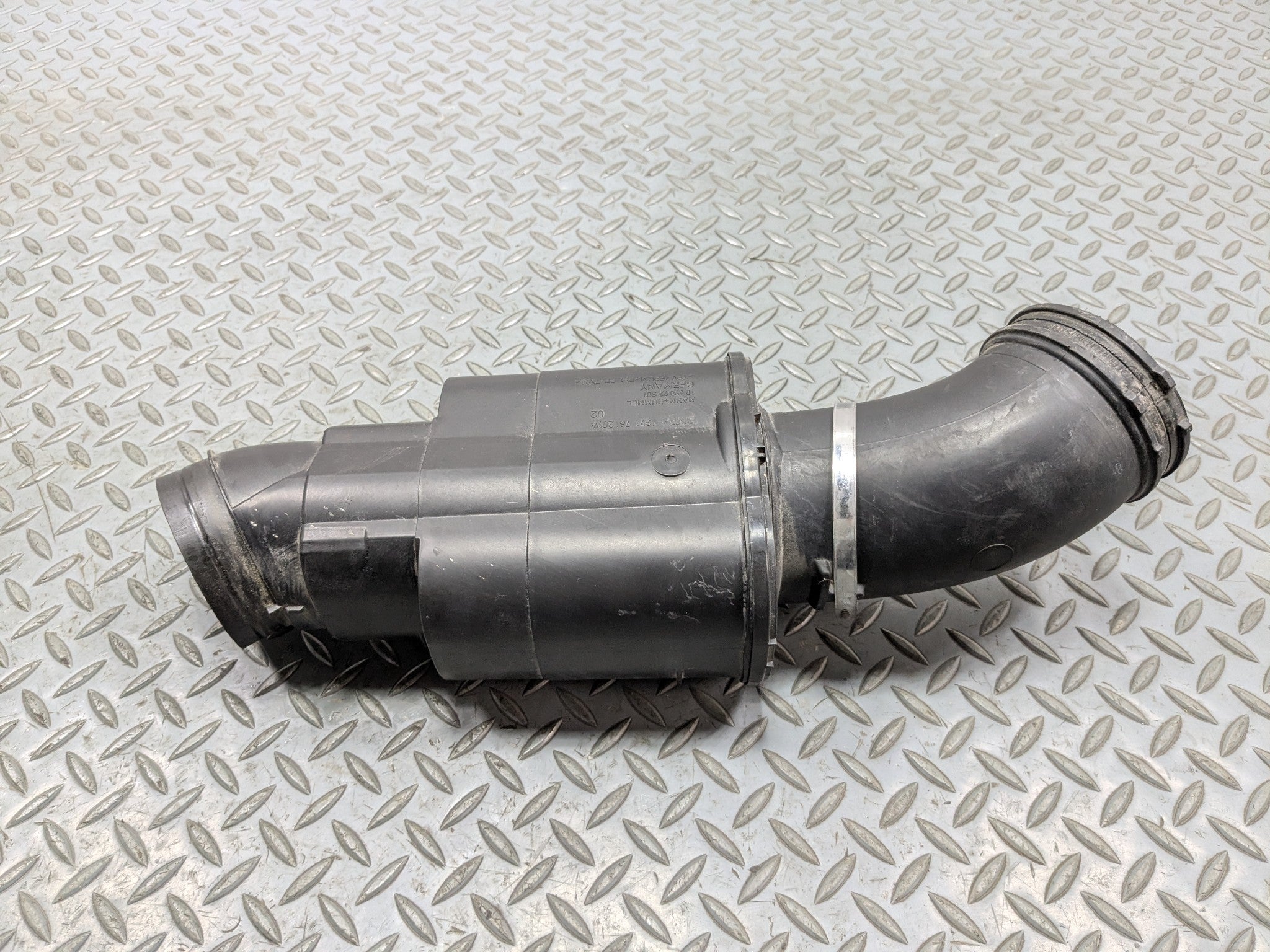 2014 - 2016 BMW 528I OEM ENGINE AIR INTAKE RESONATOR DUCT HOSE TUBE PIPE